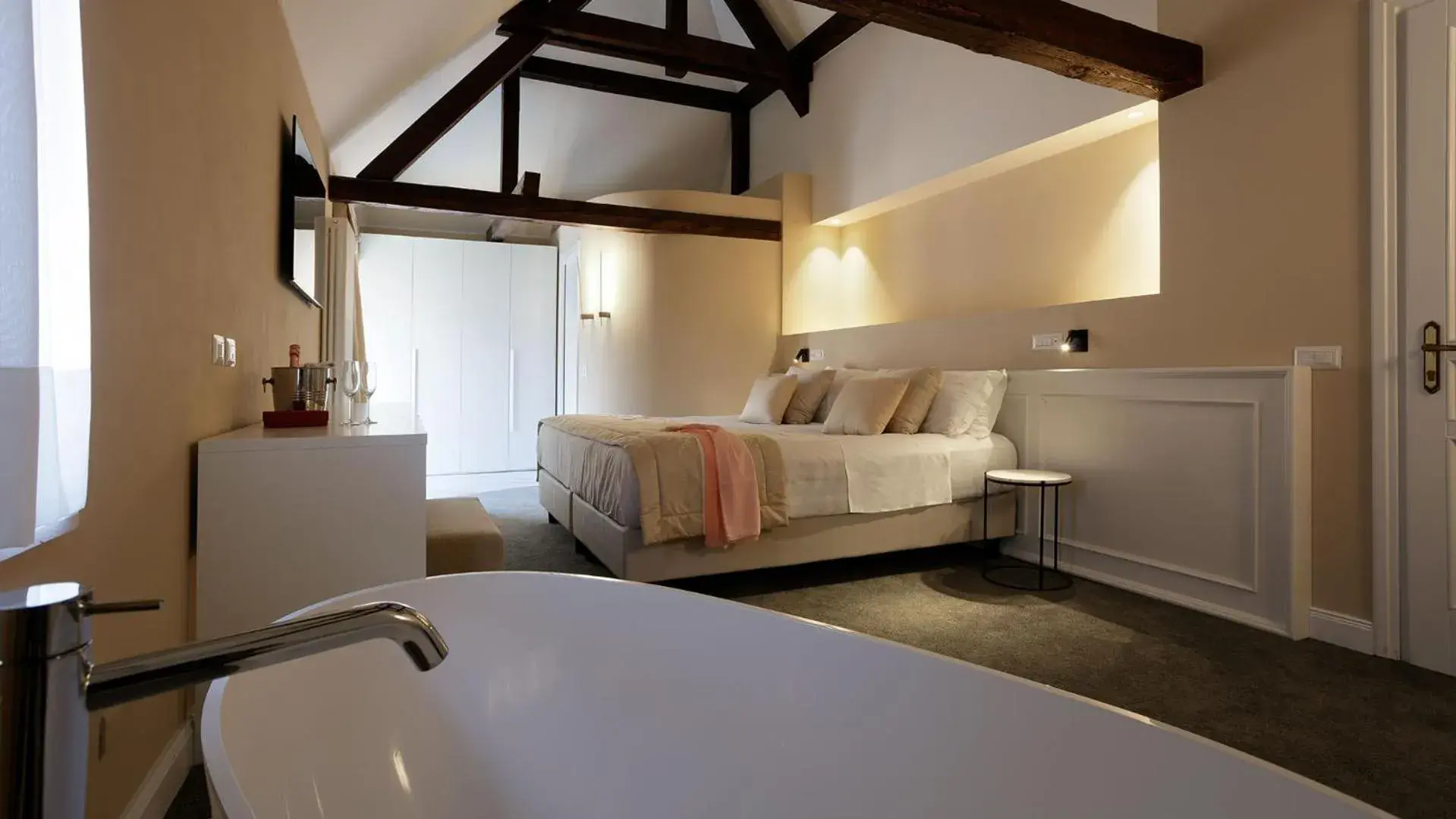 Deluxe Room in Camin Hotel Luino Deluxe Room in Camin Hotel Luino