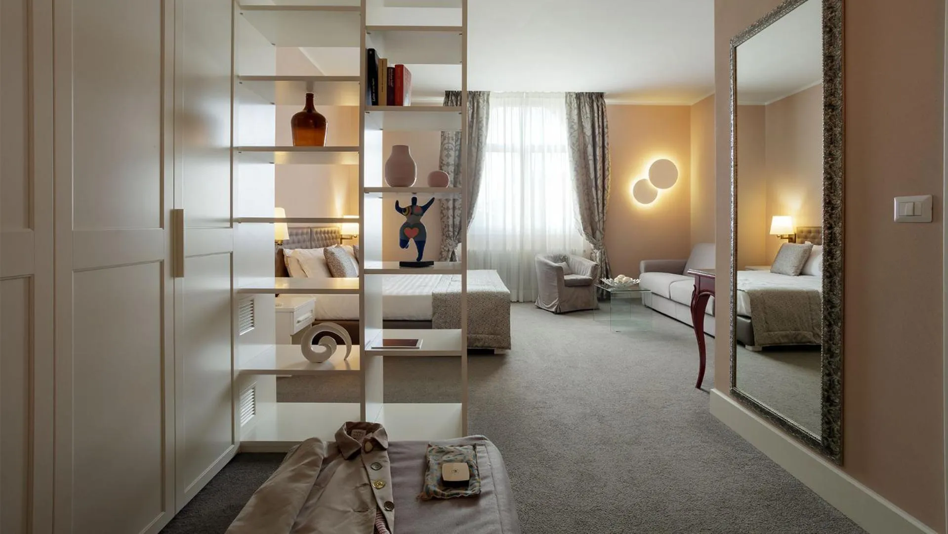 Bed in Camin Hotel Luino