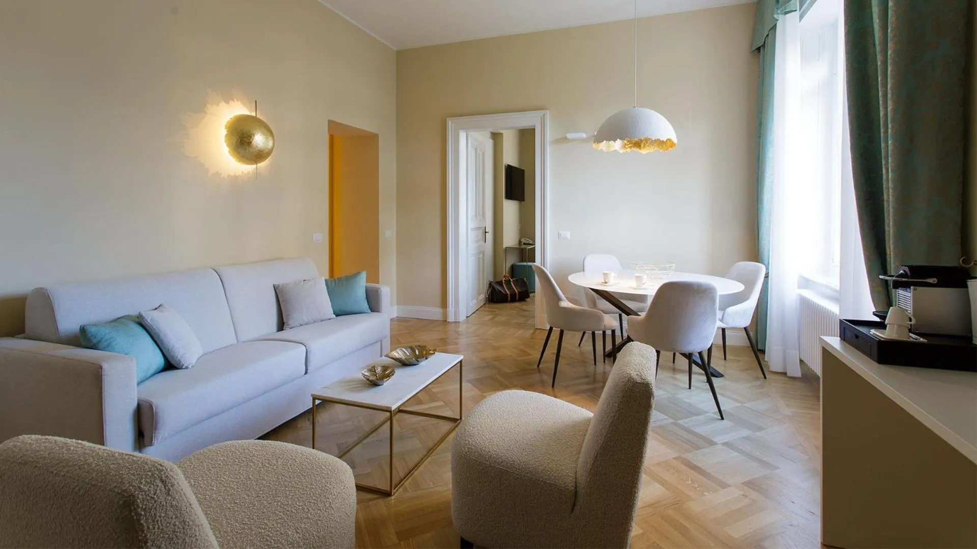 Living room in Camin Hotel Luino