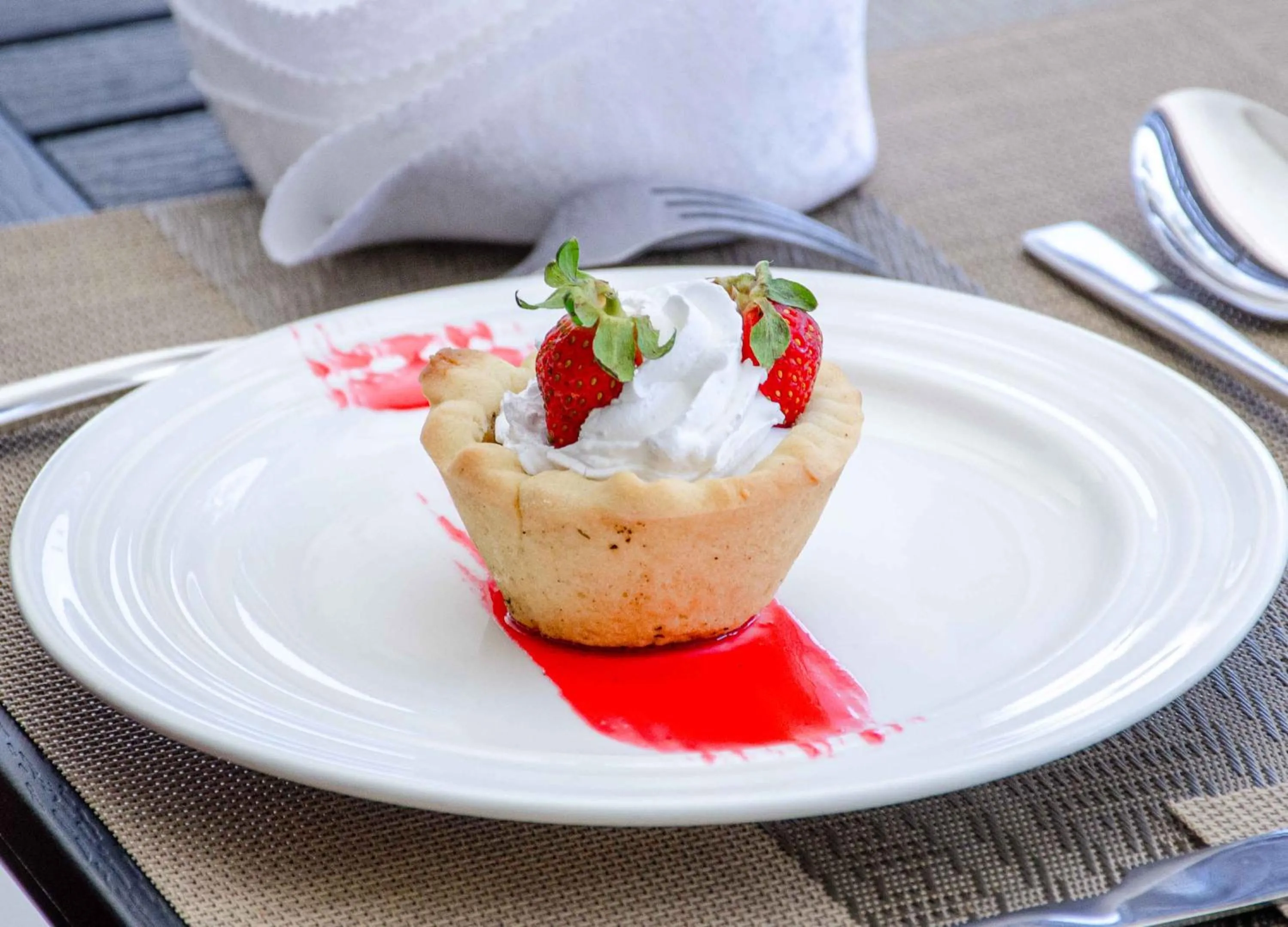 Restaurant/places to eat in The Kyaka Hotel