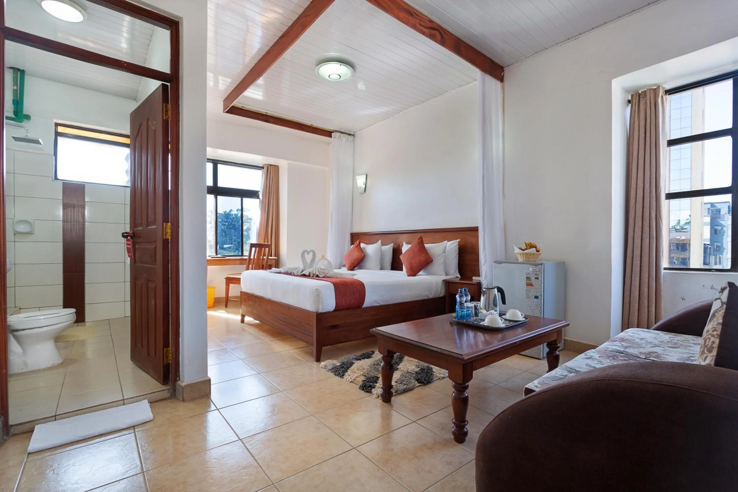 Photo of the whole room, Bed in The Kyaka Hotel