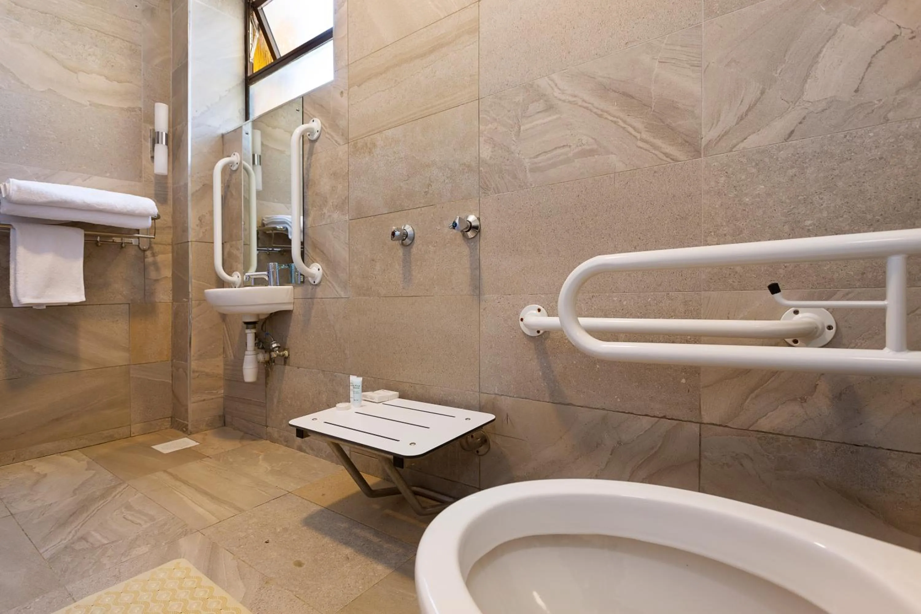 Toilet in The Kyaka Hotel