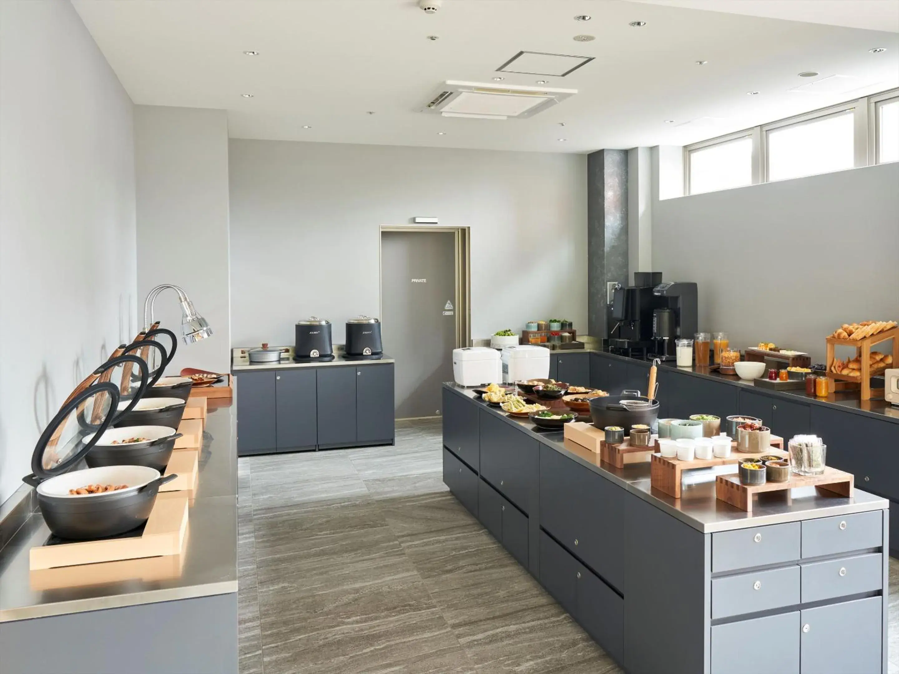 Restaurant/places to eat in CROSS Life Hakata Yanagibashi Restaurant/places to eat in CROSS Life Hakata Yanagibashi