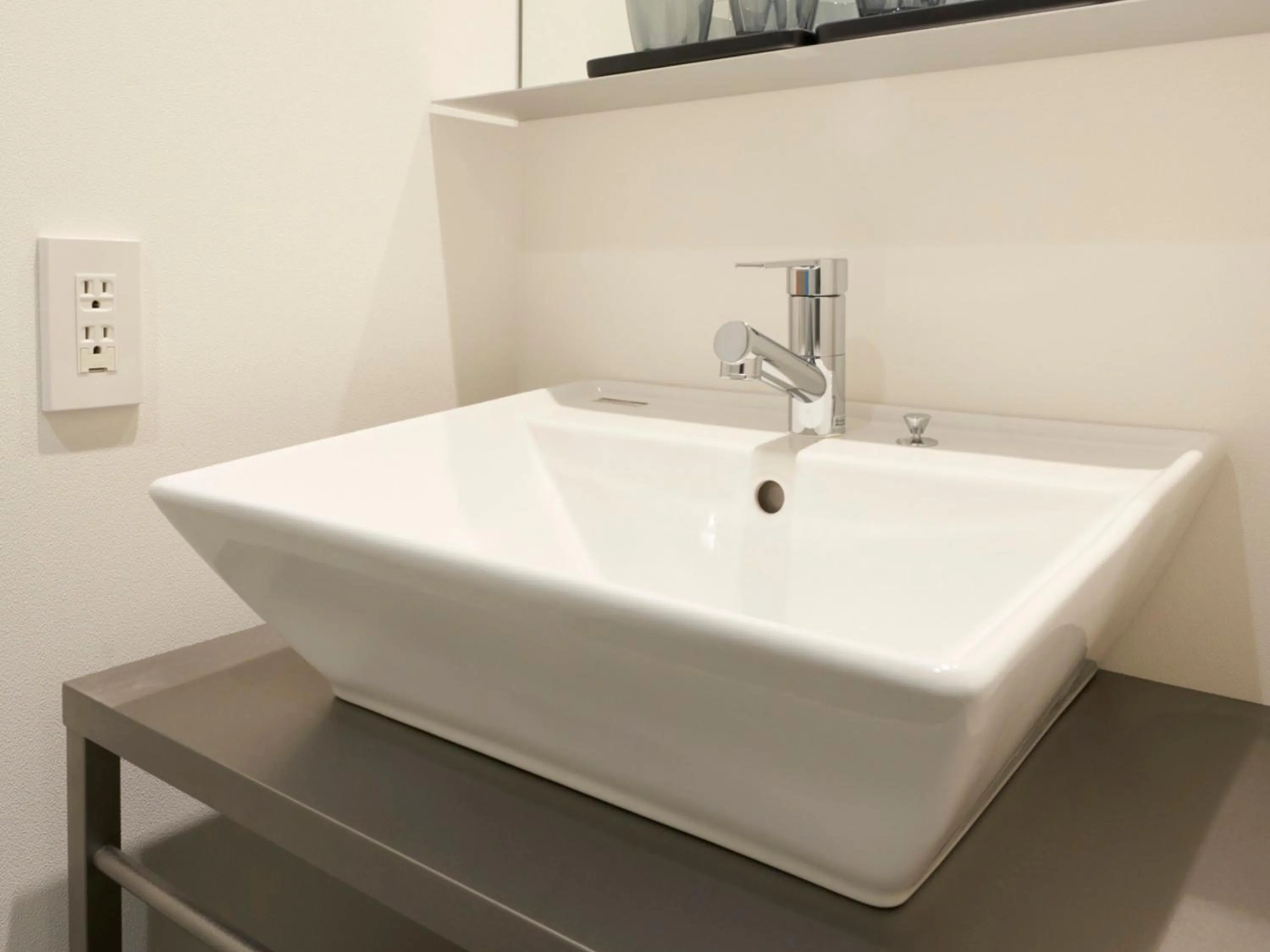 Photo of the whole room in CROSS Life Hakata Yanagibashi