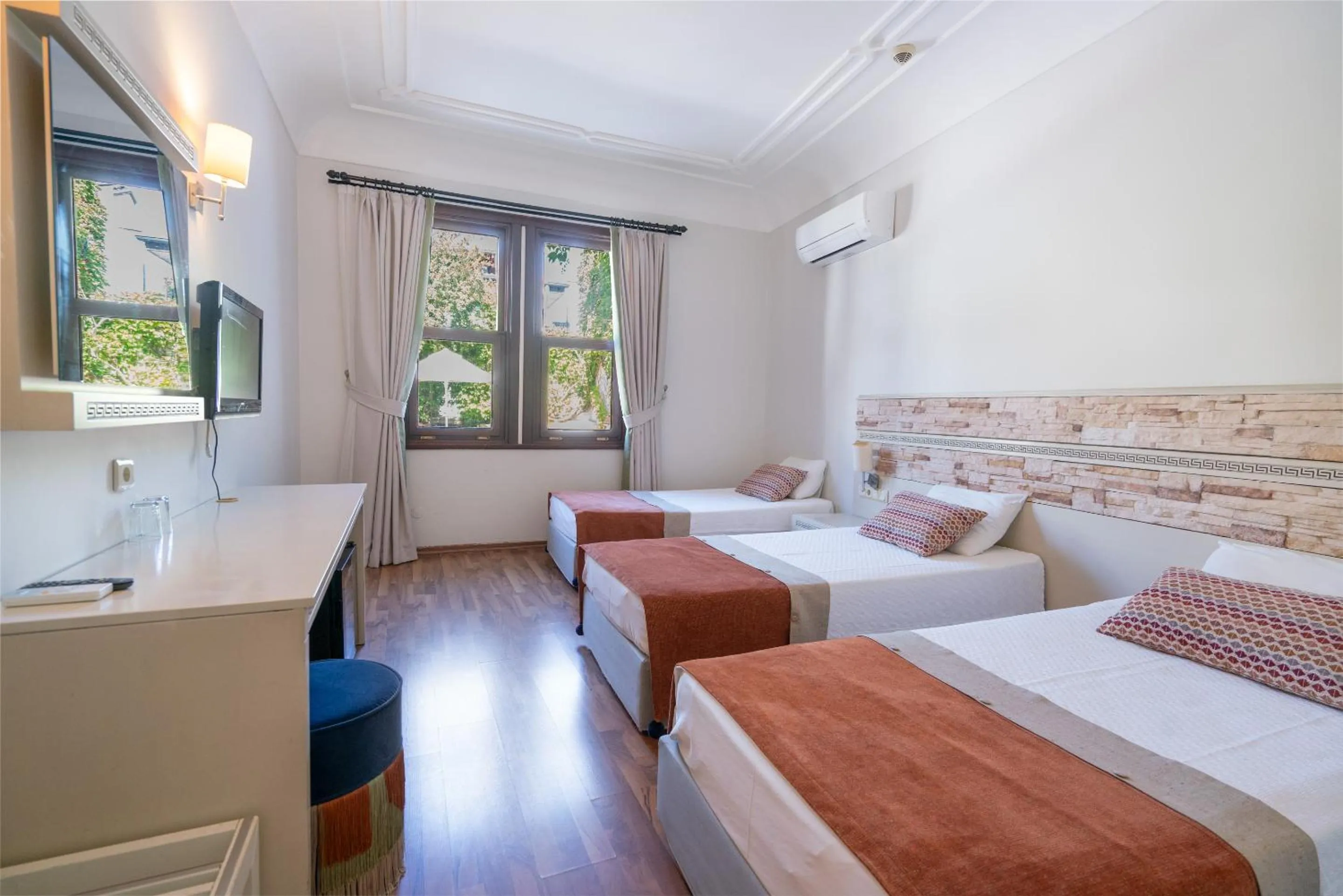 Photo of the whole room, Bed in Aspen Hotel Kaleiçi