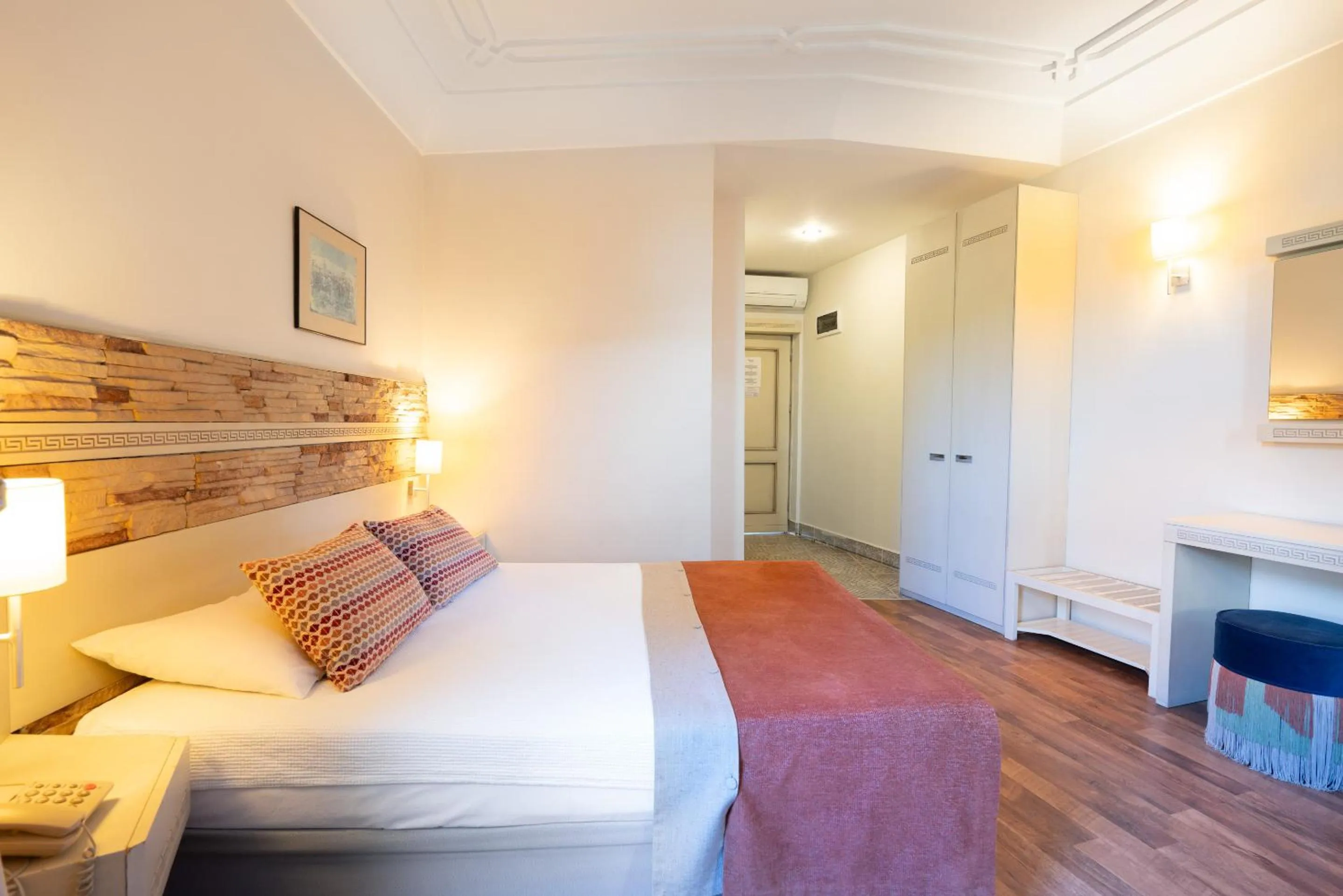 Photo of the whole room, Bed in Aspen Hotel Kaleiçi