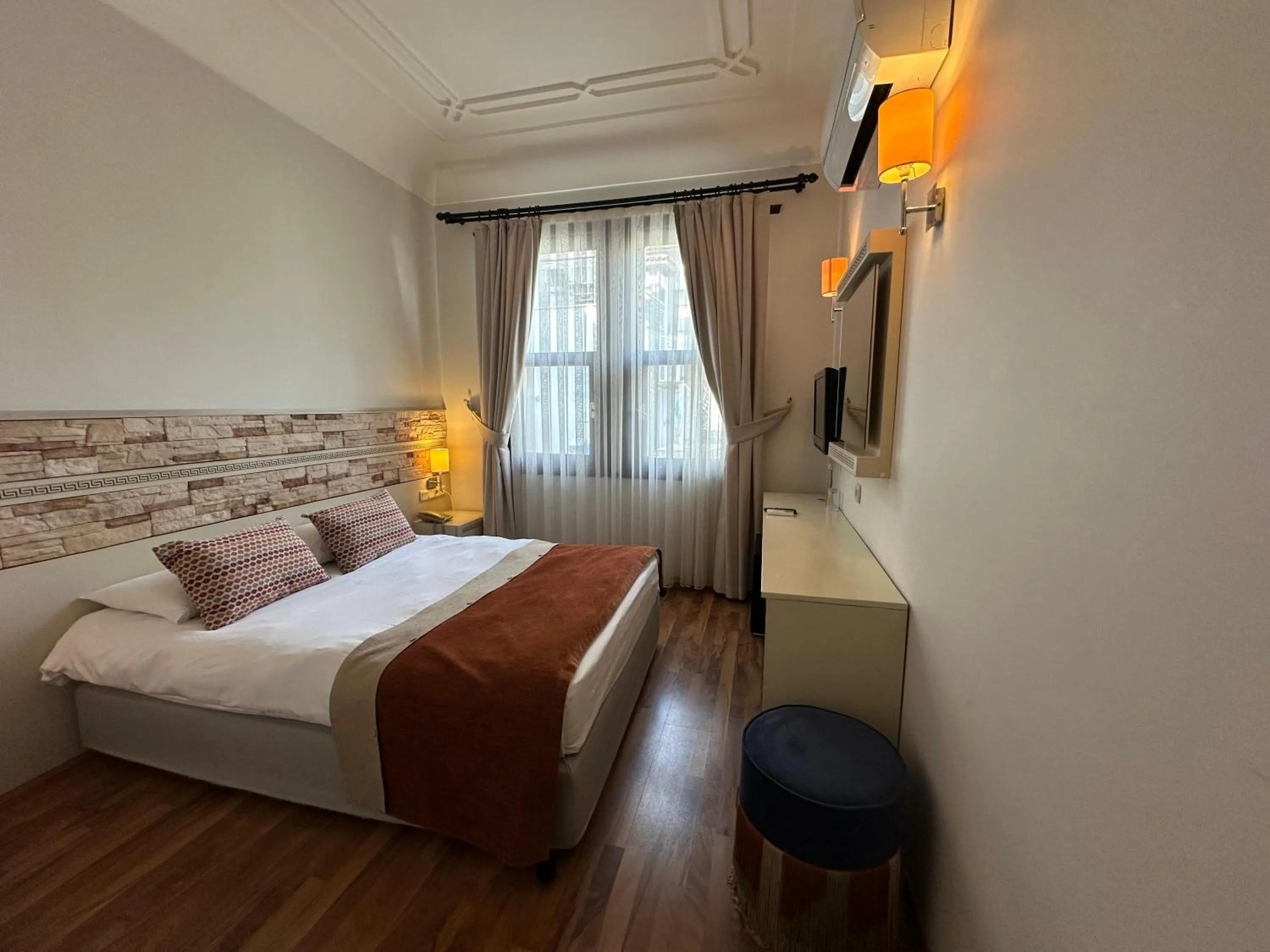 Photo of the whole room, Bed in Aspen Hotel Kaleiçi