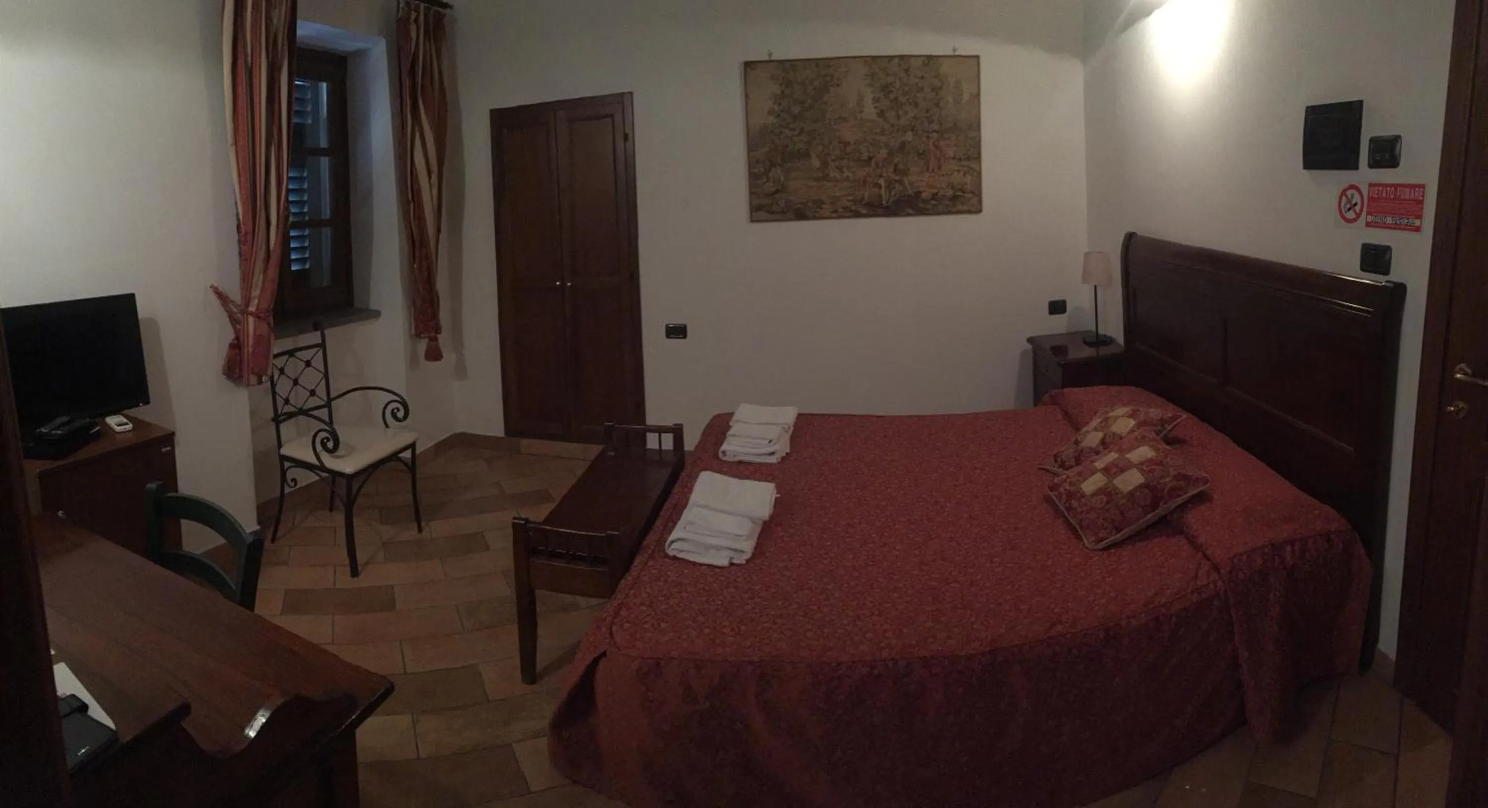 Shower, Bed in Il Portico