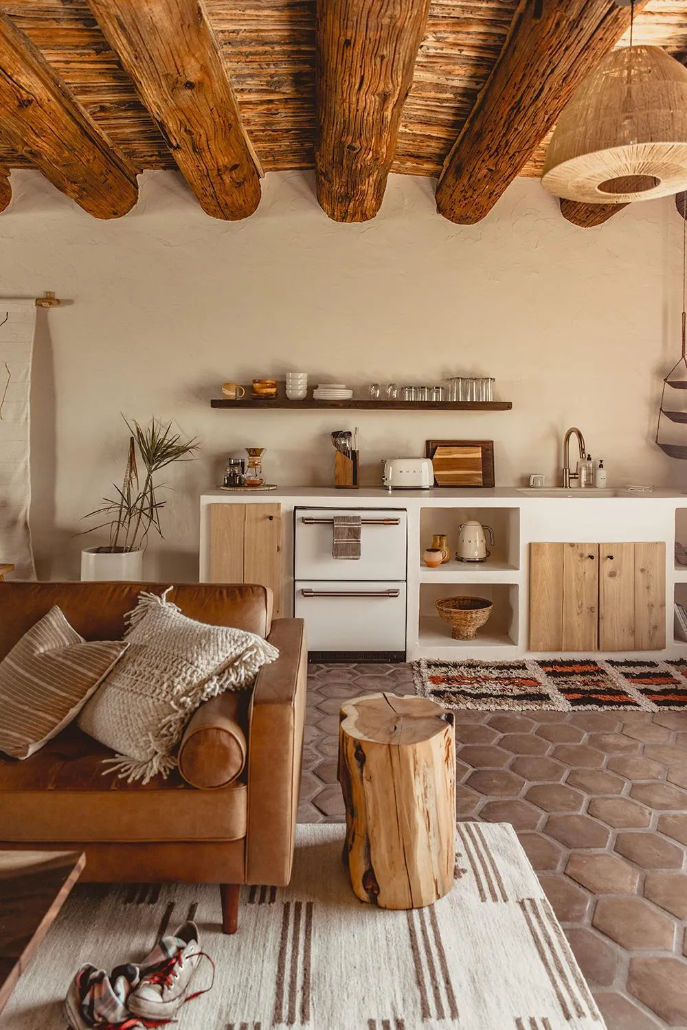 Kitchen or kitchenette in The JTH Tucson