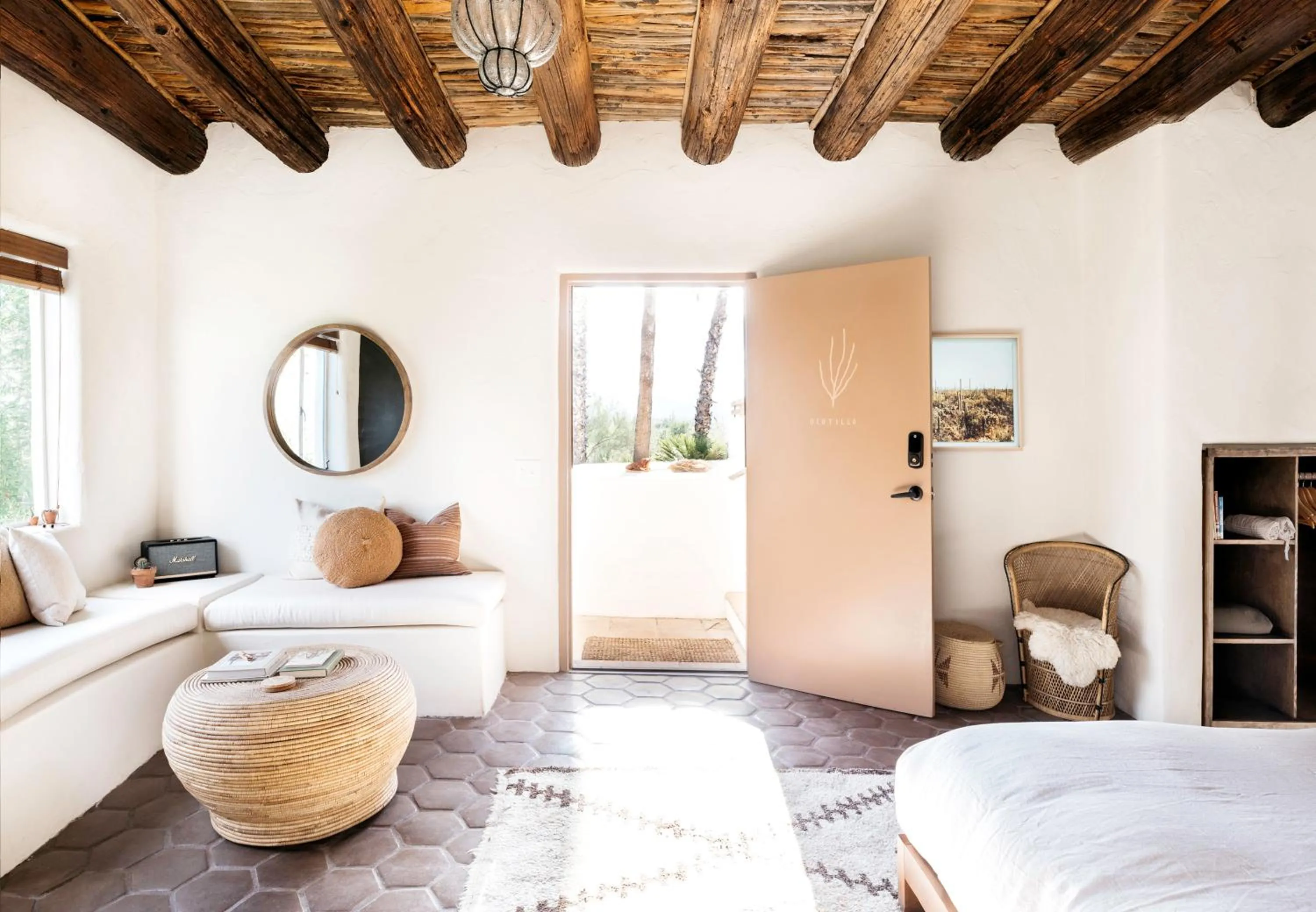 TV and multimedia, Bed in The JTH Tucson