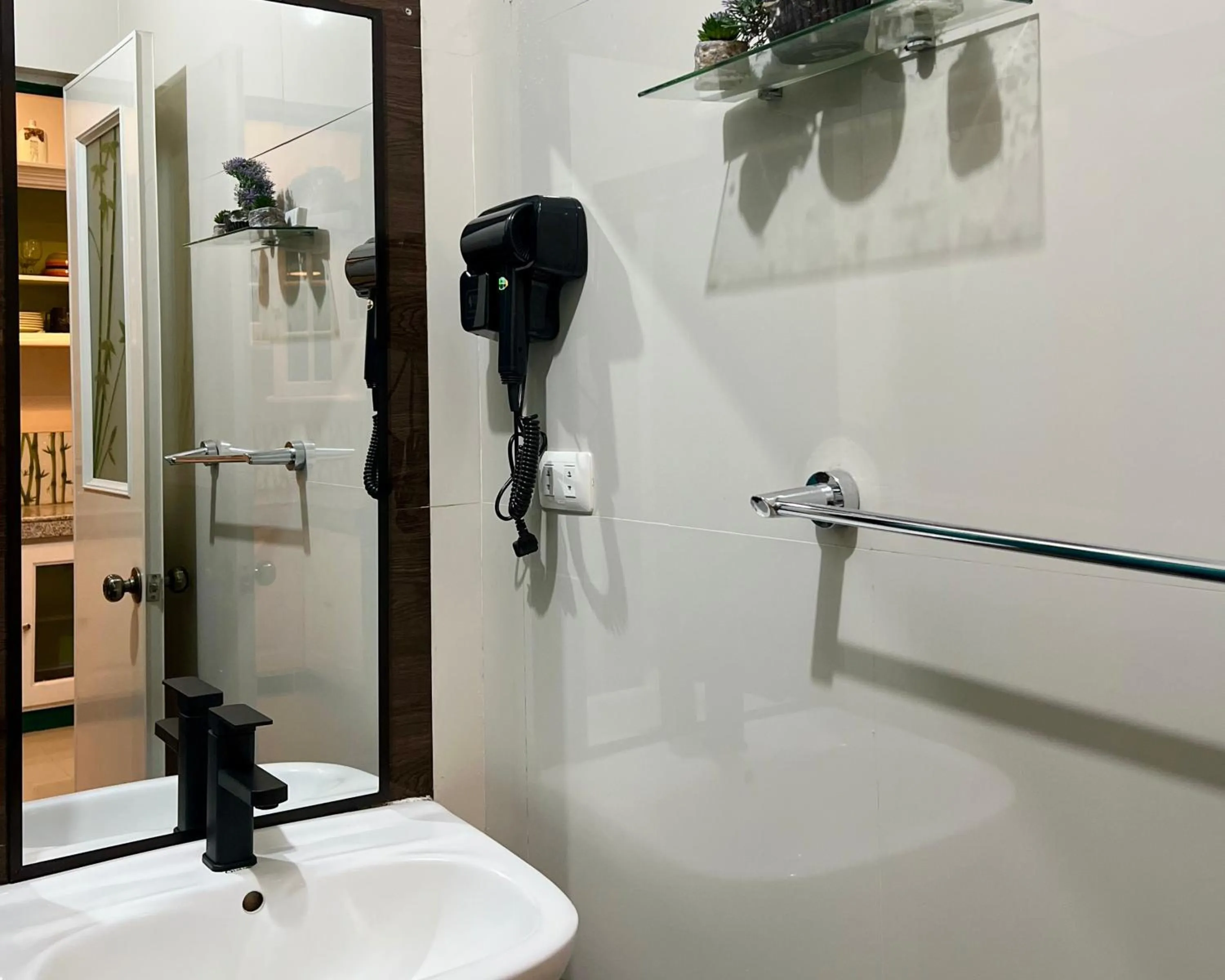 Bathroom in The Palms Resort & Bar