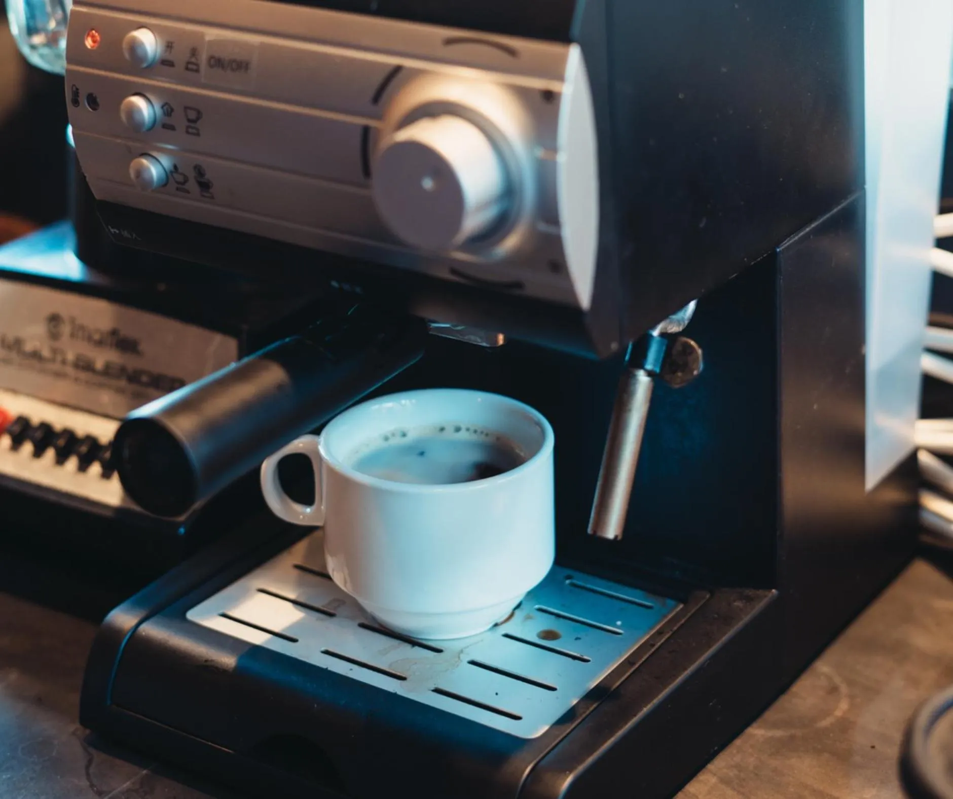 Coffee/tea facilities in The Palms Resort & Bar