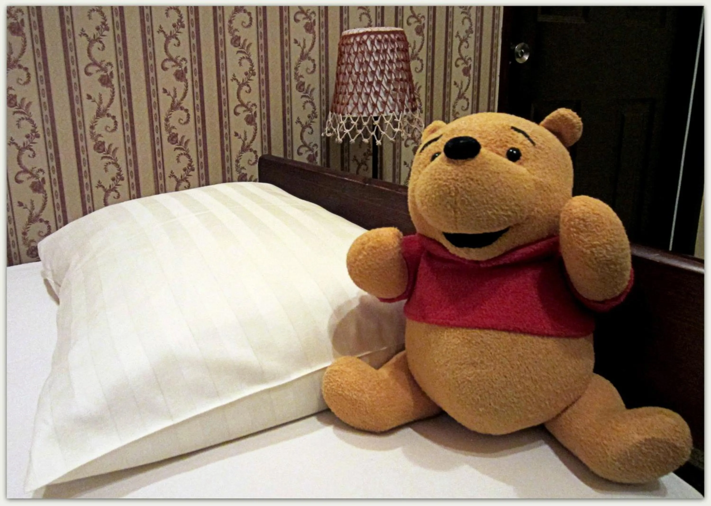 Decorative detail, Bed in Globtroter Guest House