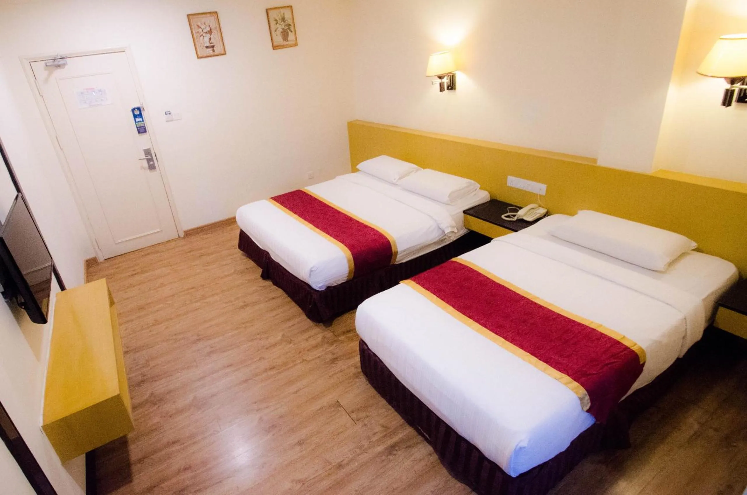 Photo of the whole room, Bed in GRAND EASTERN HOTEL SDN BHD