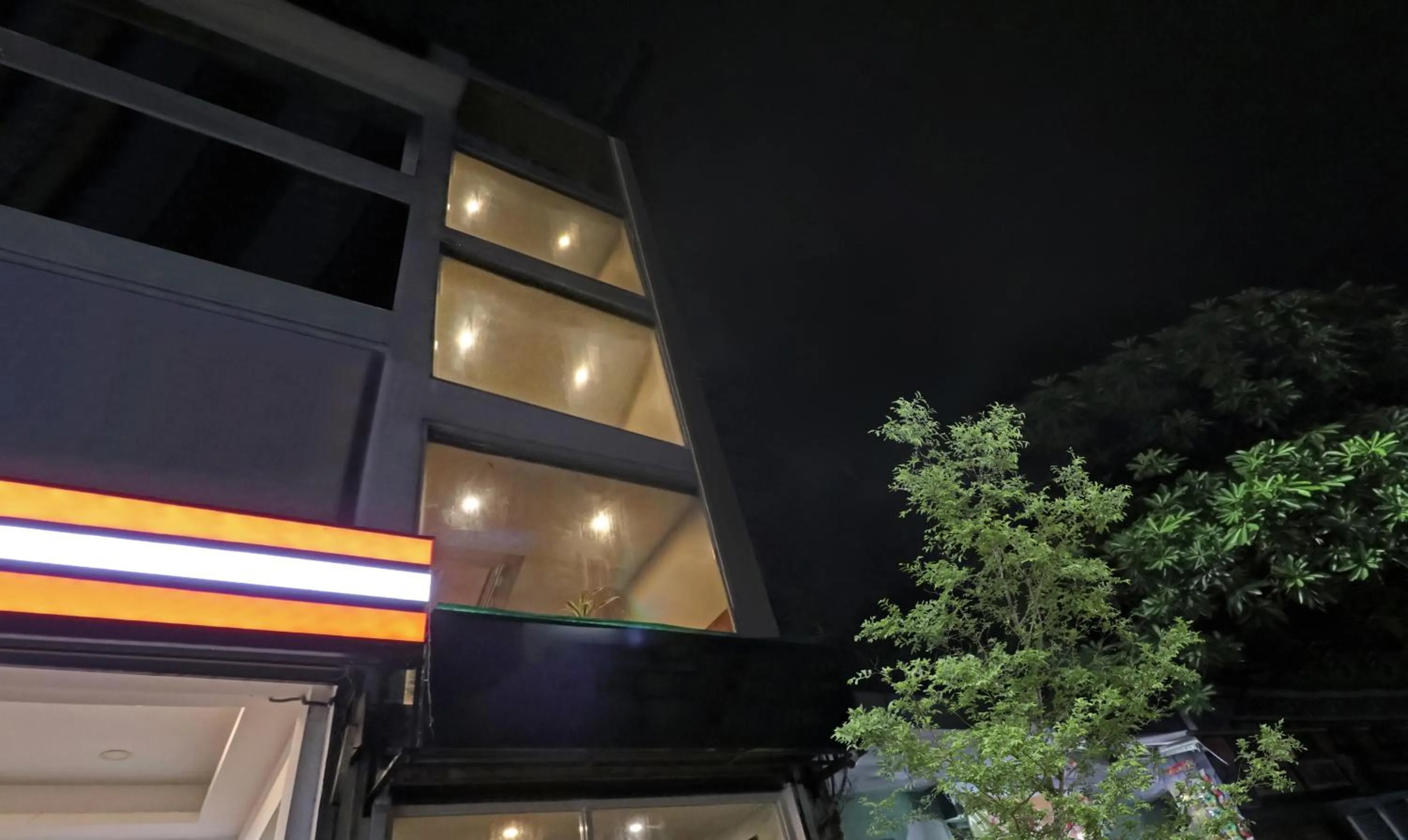 Property building in Treebo Galaxy Rooms