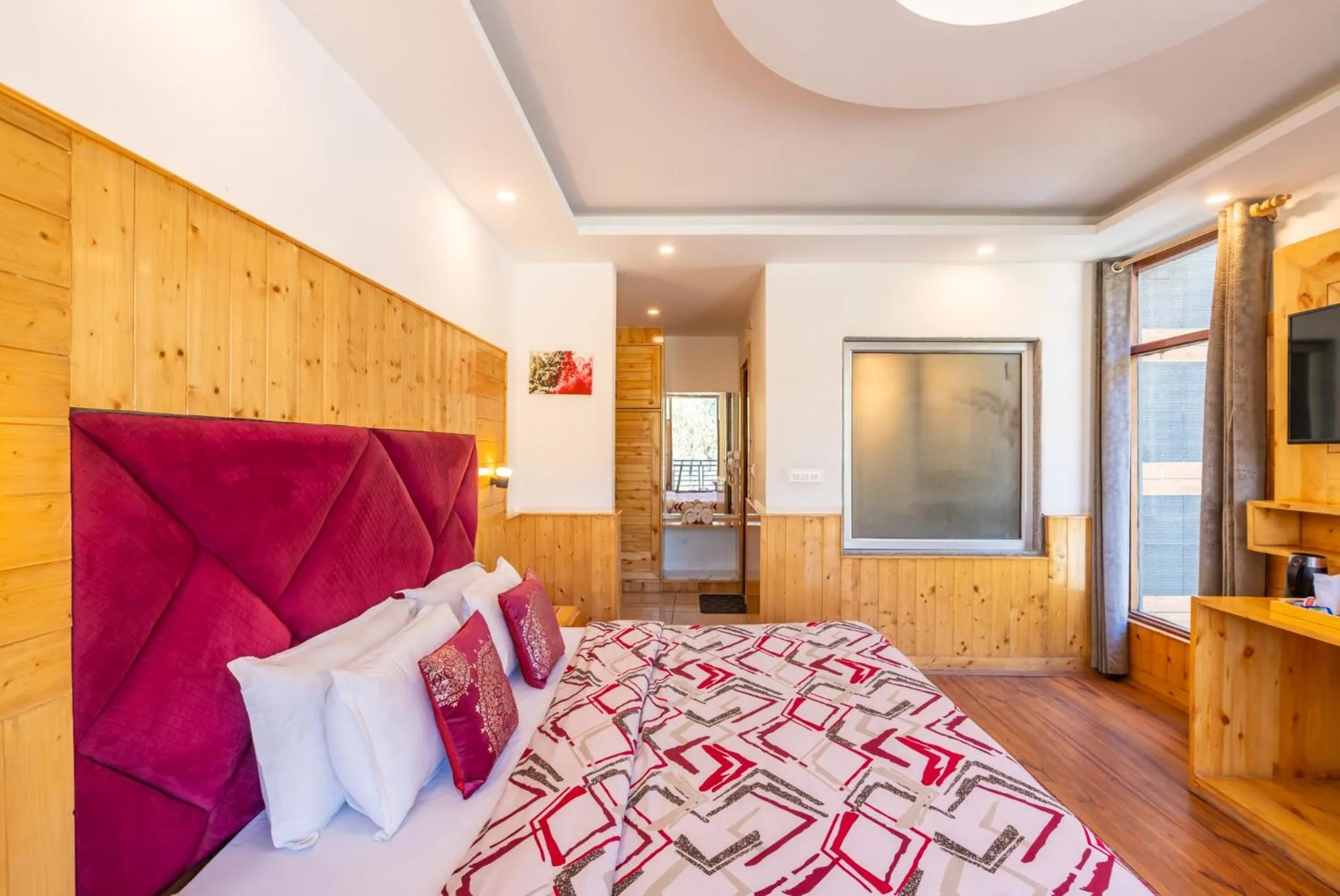 Photo of the whole room, Bed in The 14 Gables, A Boutique Stay, Manali - Pet Friendly Hotel - Crown Palace