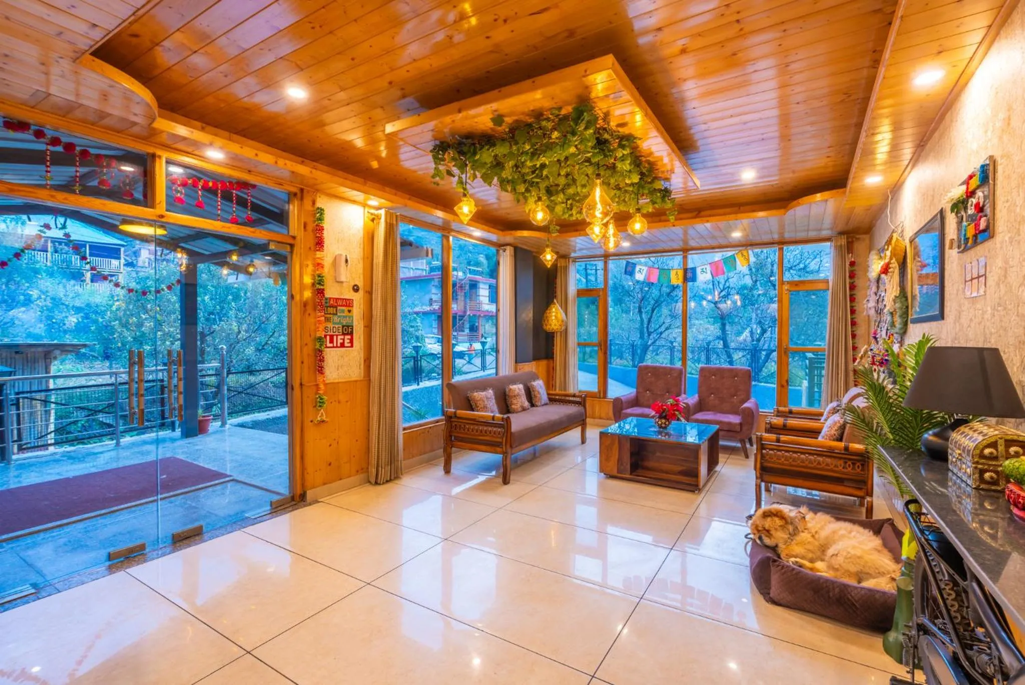 Lobby or reception in The 14 Gables, A Boutique Stay, Manali - Pet Friendly Hotel - Crown Palace