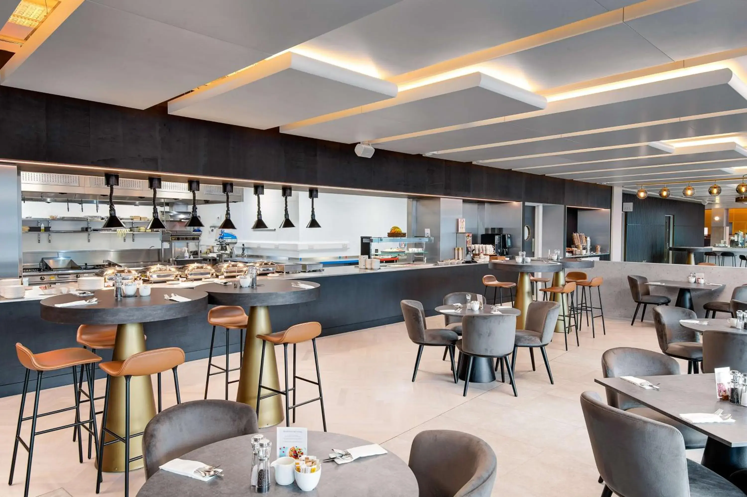 Restaurant/places to eat in Hilton Garden Inn Silverstone Restaurant/places to eat in Hilton Garden Inn Silverstone