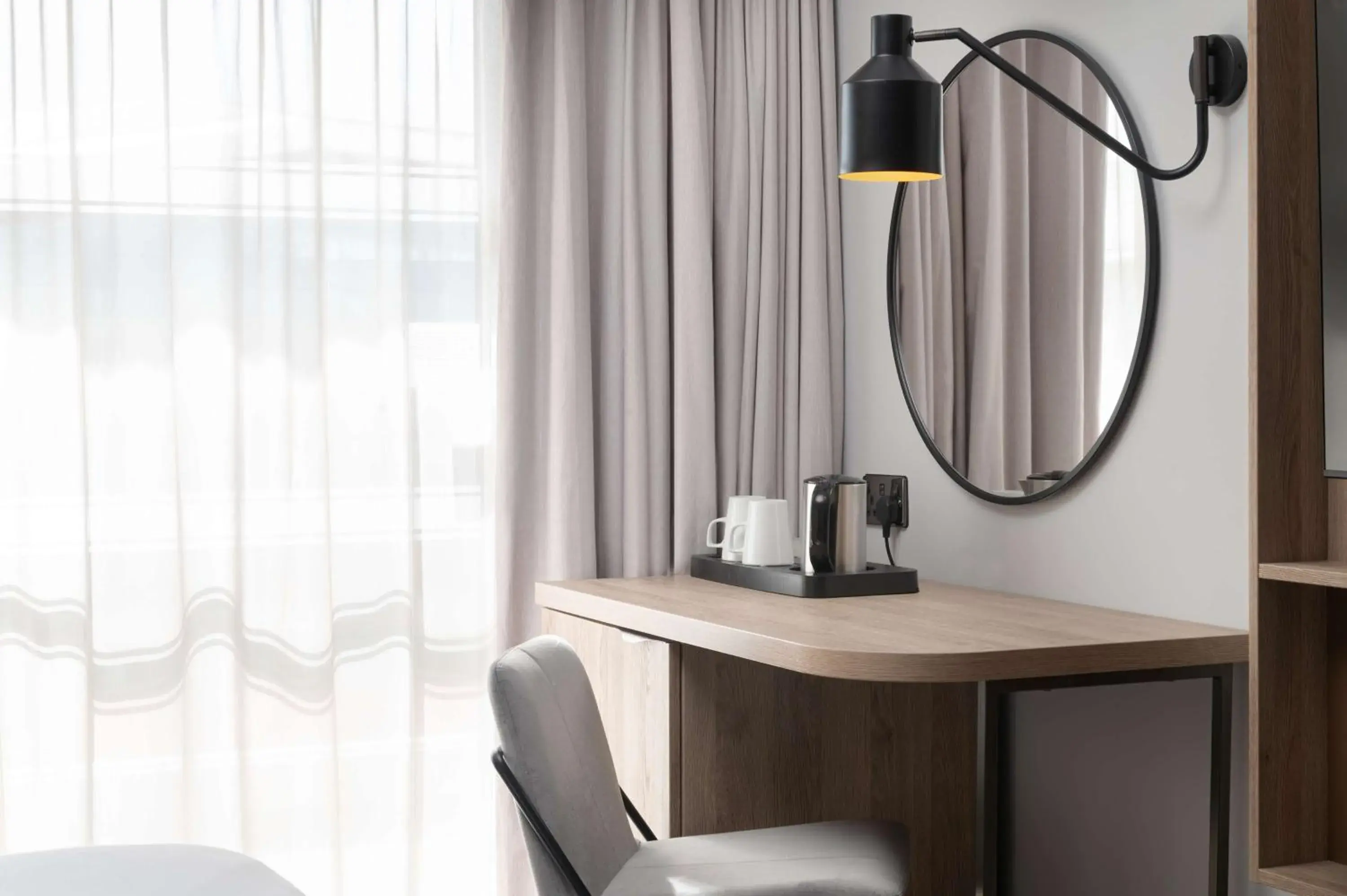 King Room with Sofa Bed in Hilton Garden Inn Silverstone King Room with Sofa Bed in Hilton Garden Inn Silverstone