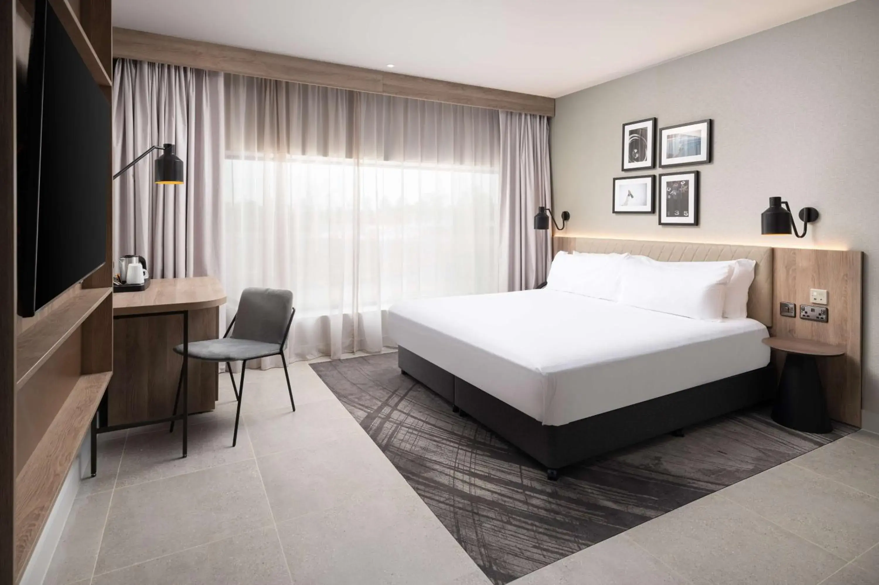 Bedroom, Bed in Hilton Garden Inn Silverstone Bedroom, Bed in Hilton Garden Inn Silverstone