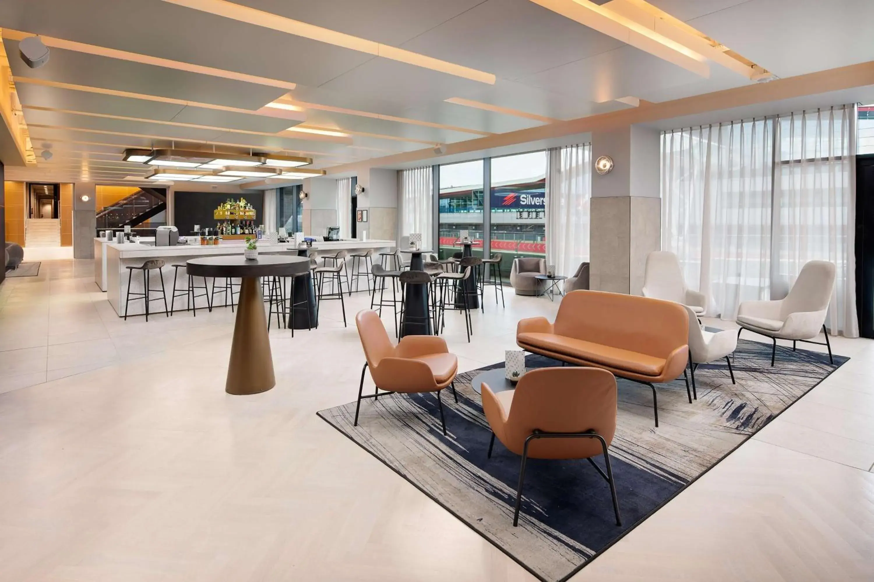 Lounge or bar in Hilton Garden Inn Silverstone Lounge or bar in Hilton Garden Inn Silverstone