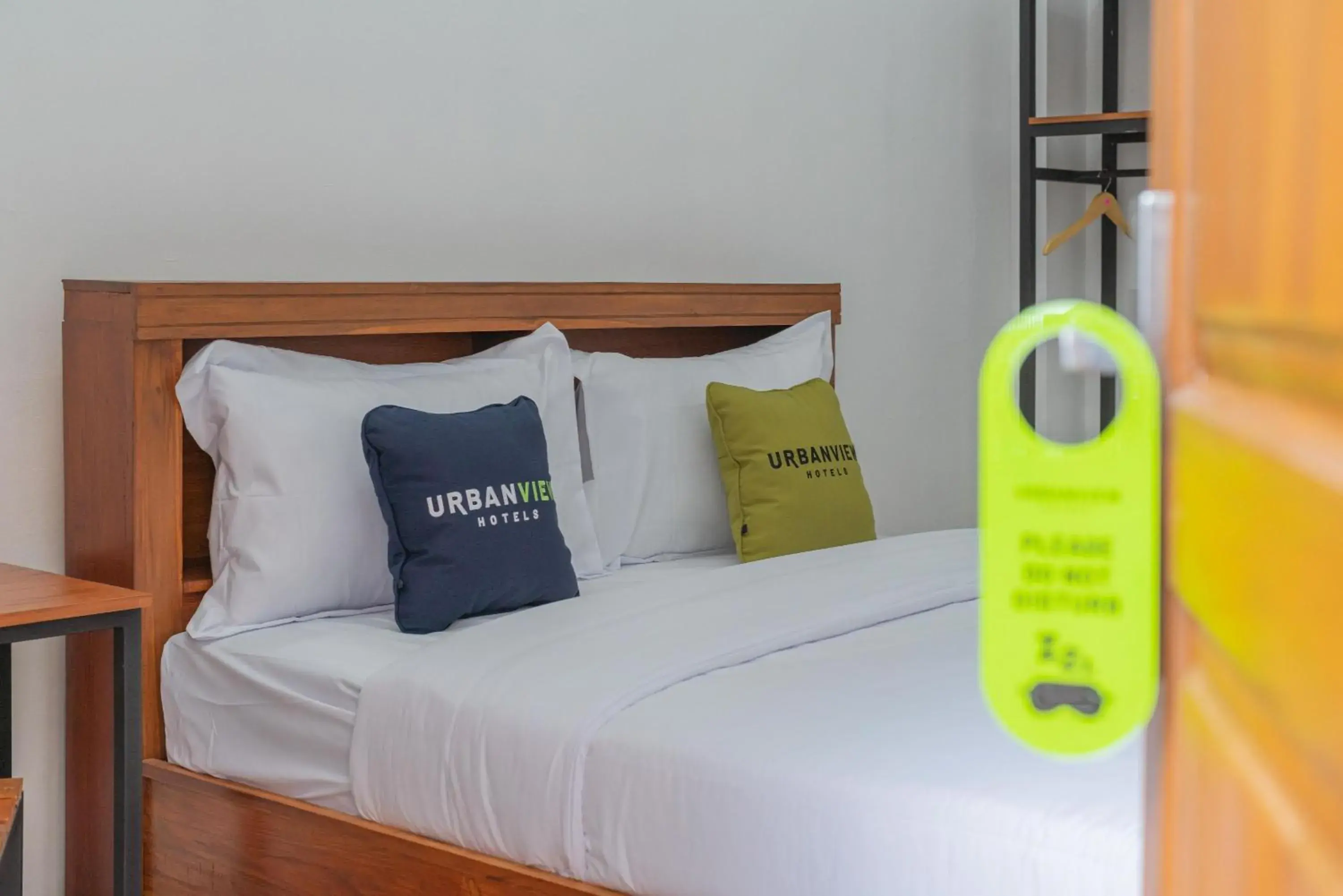 Bedroom, Bed in Urbanview Hotel Sky Batu Malang by RedDoorz Bedroom, Bed in Urbanview Hotel Sky Batu Malang by RedDoorz