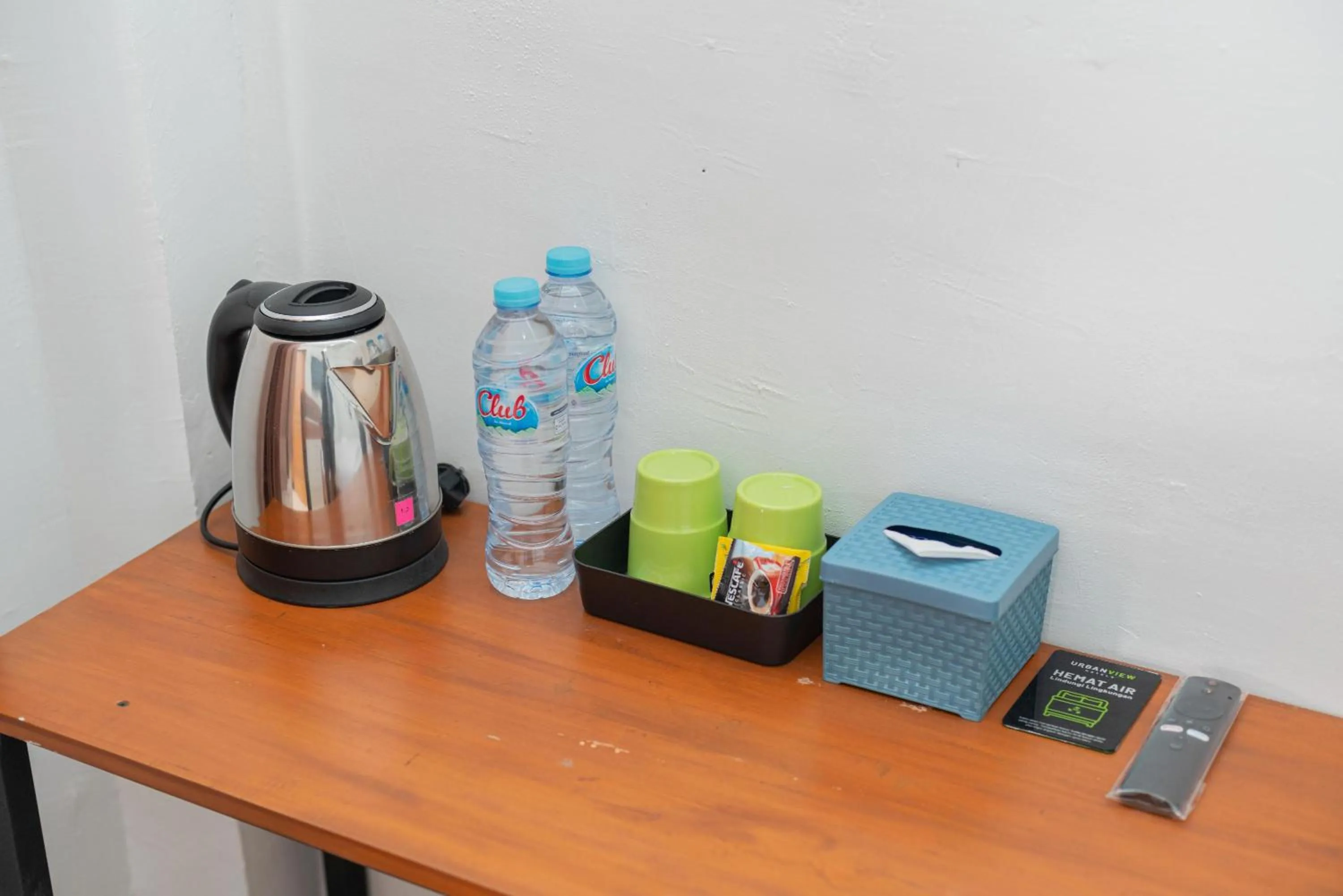 Coffee/tea facilities in Urbanview Hotel Sky Batu Malang by RedDoorz