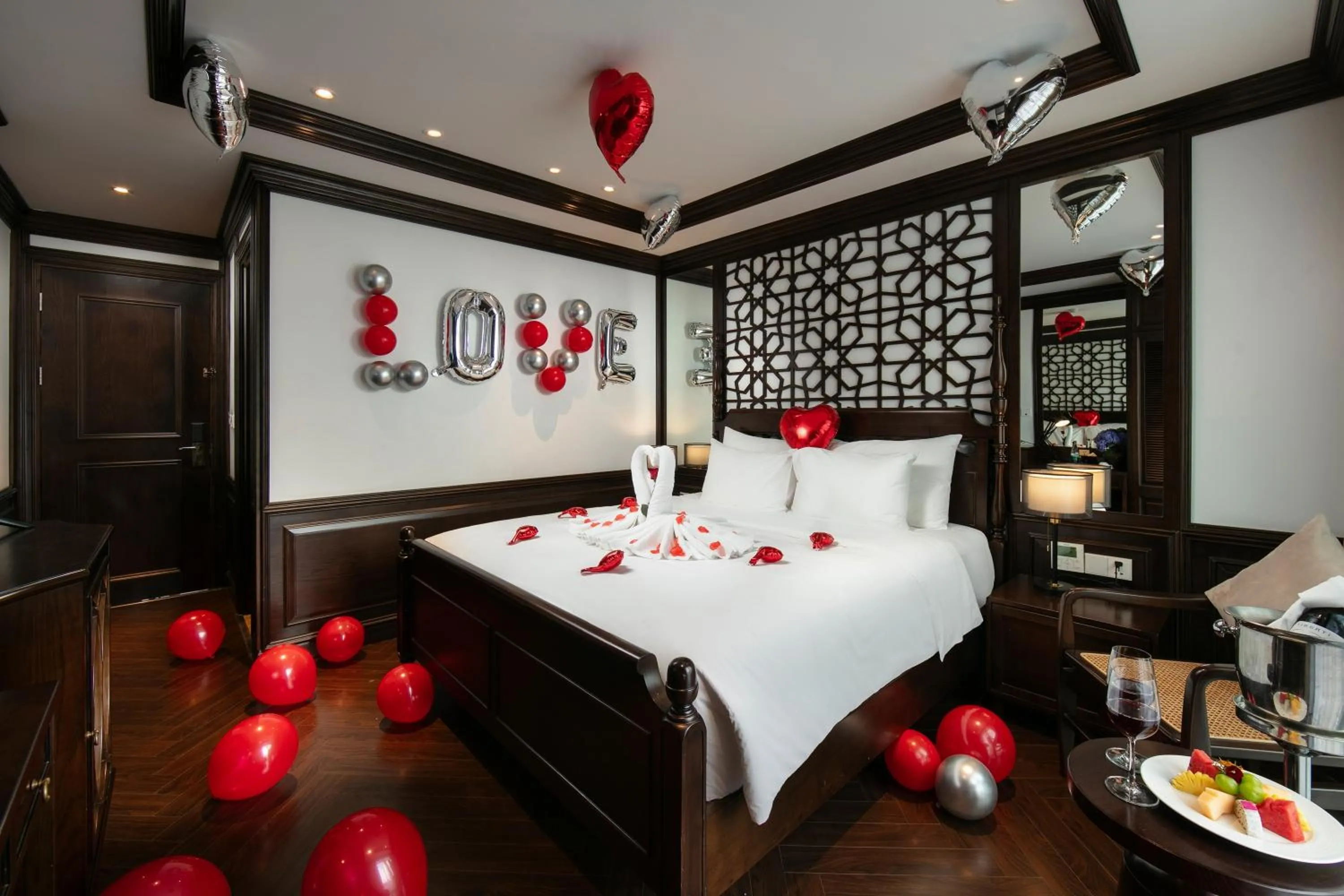 Photo of the whole room in HOTEL De SOURIANT Premium Hanoi