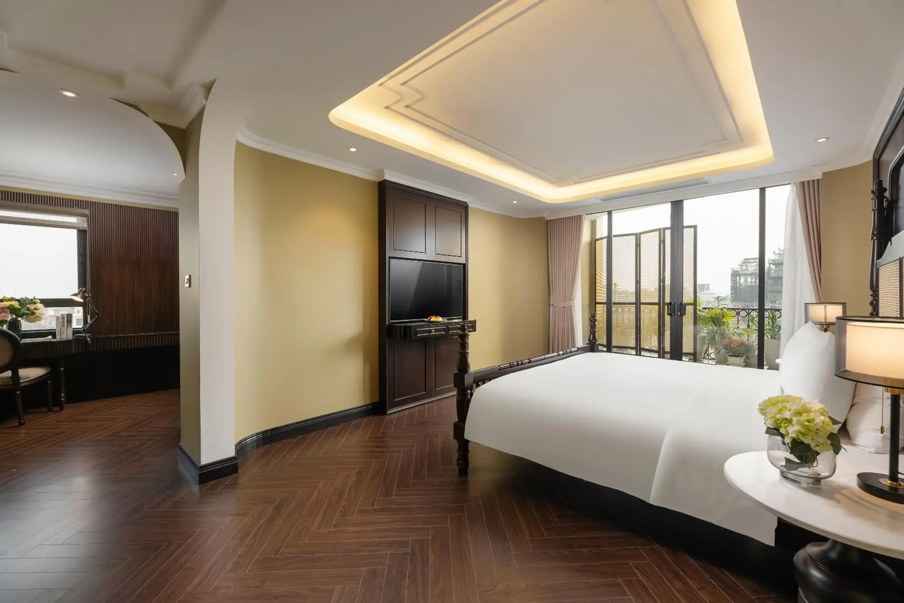 Presidential Suite in MAY DE VILLE Crown Hotel Presidential Suite in MAY DE VILLE Crown Hotel