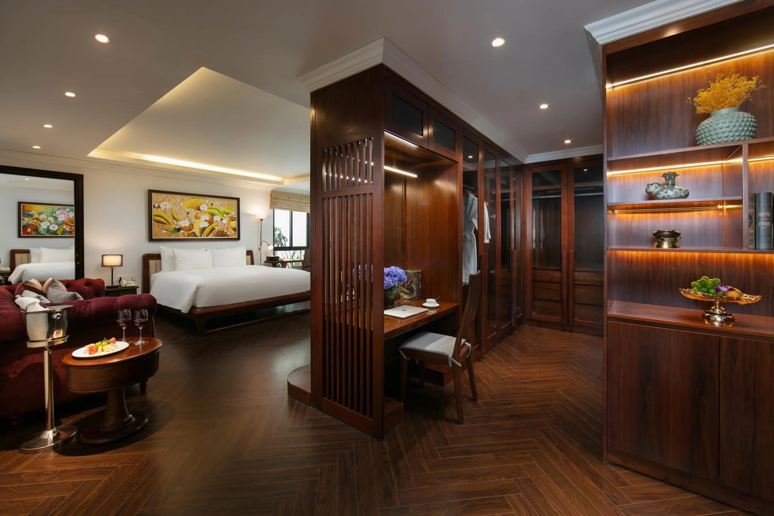 Living room, Bed in HOTEL De SOURIANT Premium Hanoi