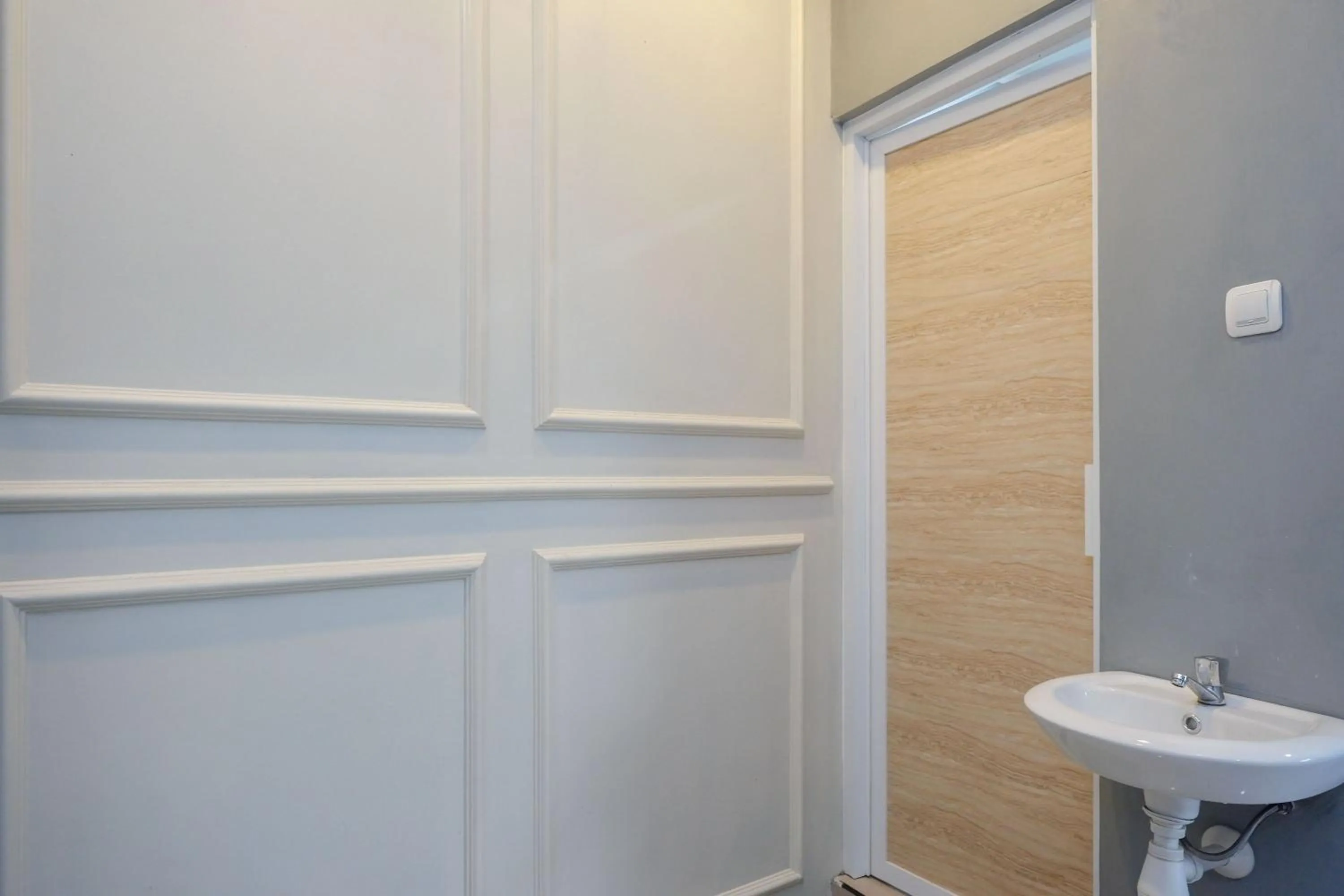 Bathroom in Urbanview Hotel Umbrella Dieng by RedDoorz