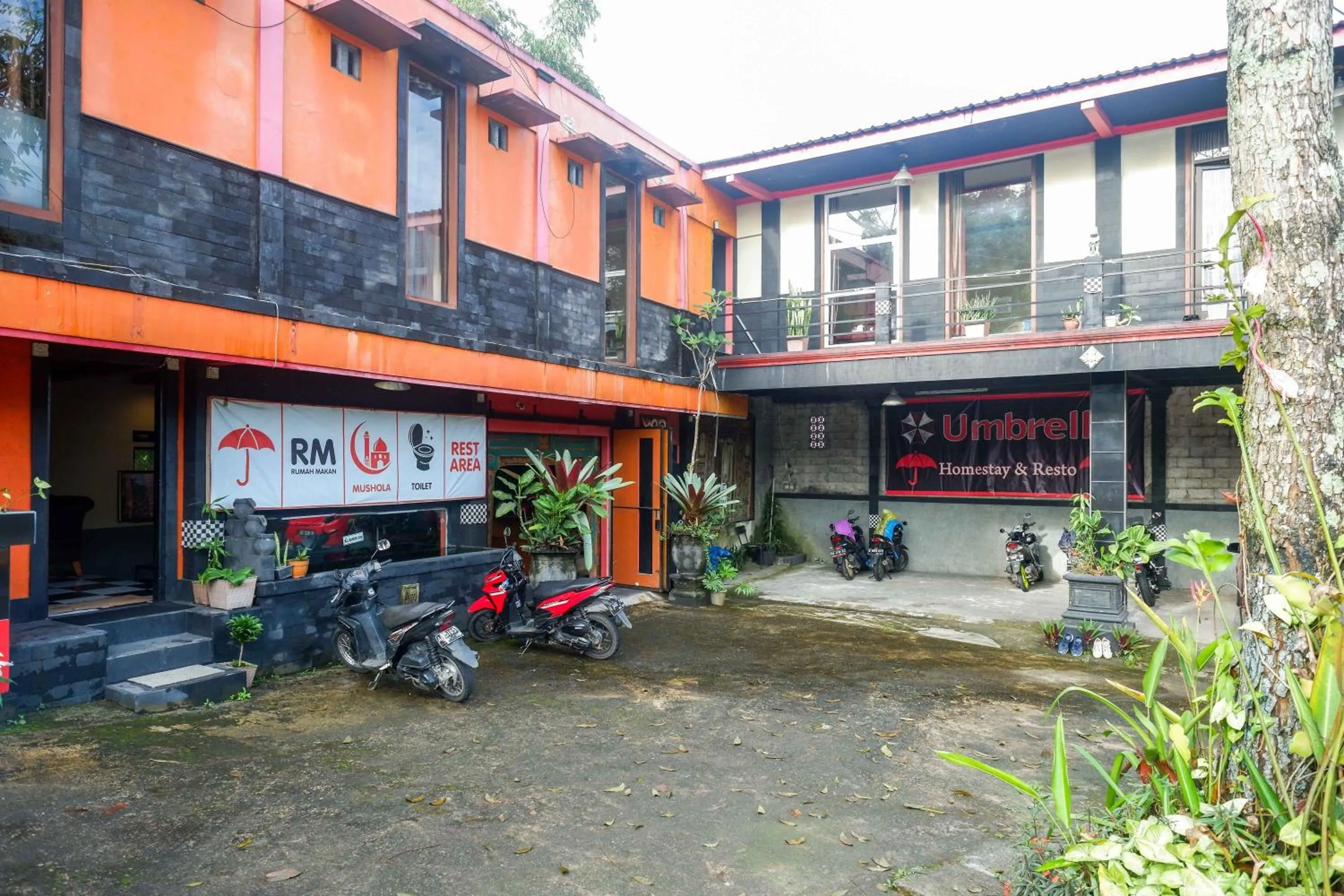 Property building in Urbanview Hotel Umbrella Dieng by RedDoorz