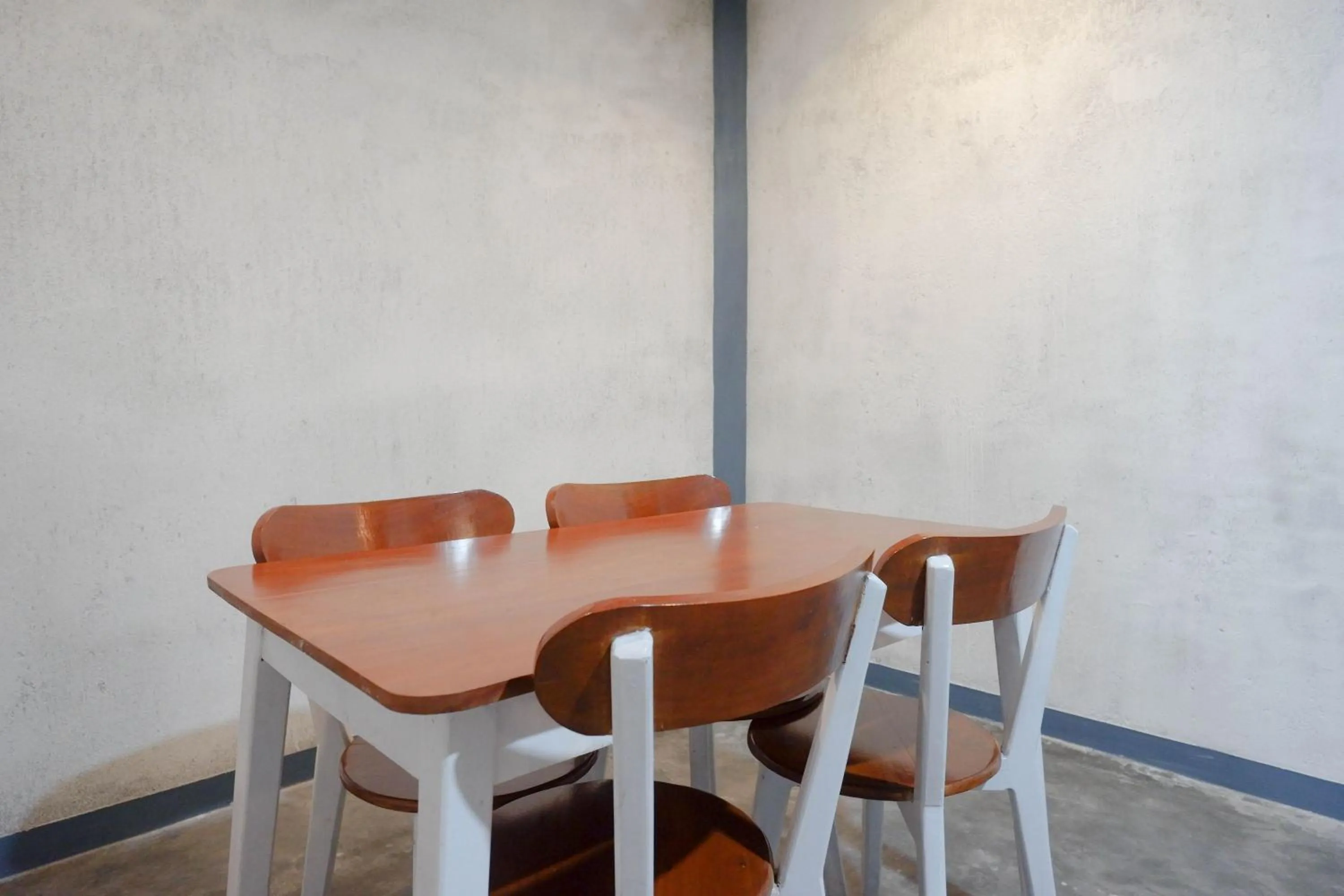 Dining area in Urbanview Hotel Umbrella Dieng by RedDoorz