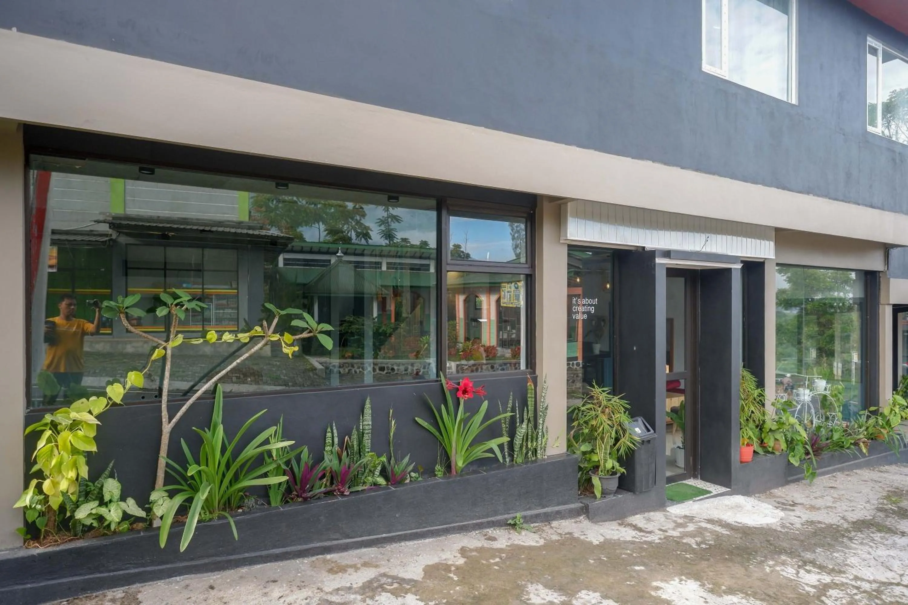 Patio in Urbanview Hotel Umbrella Dieng by RedDoorz