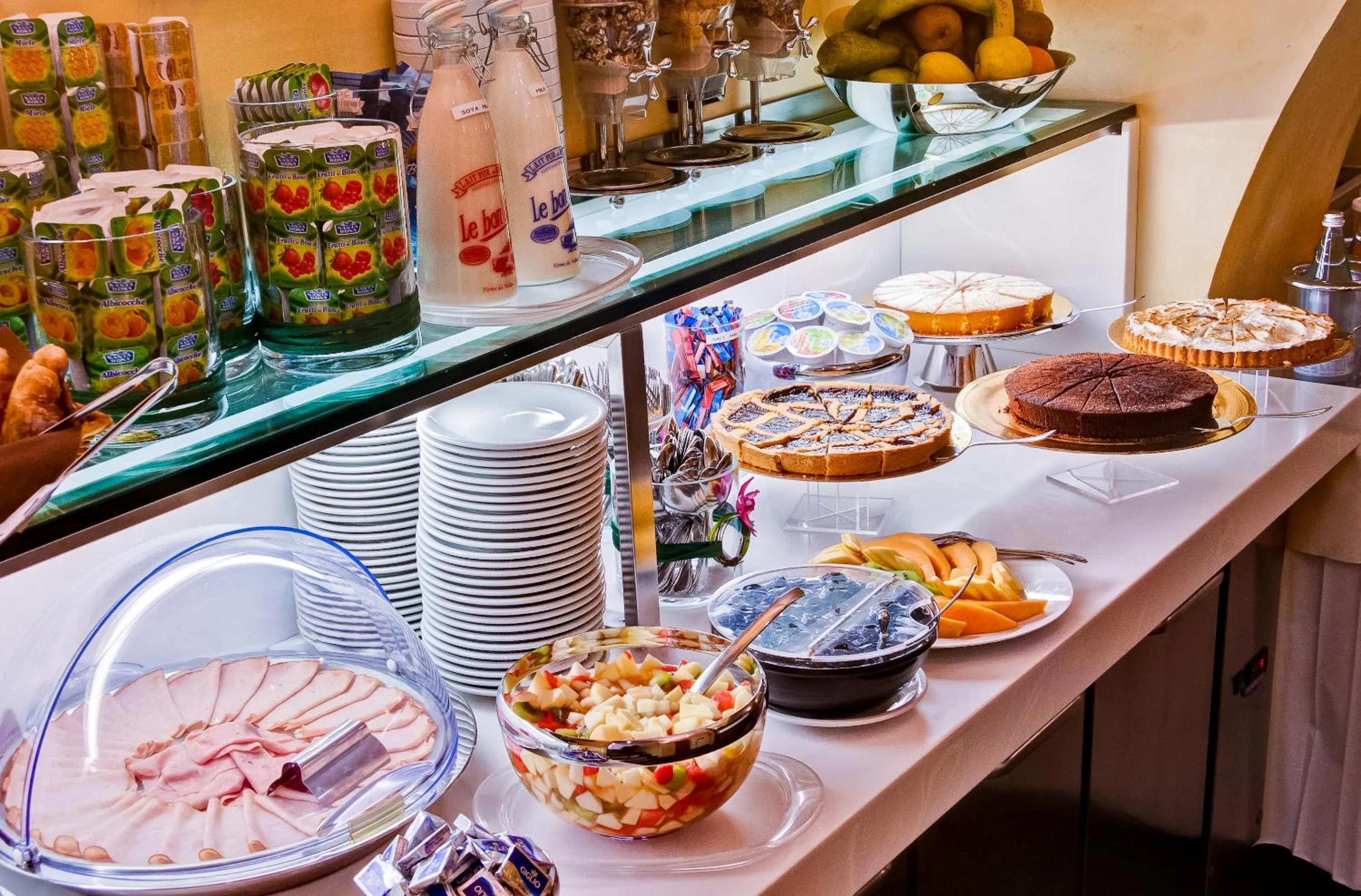 Breakfast in Crosti Hotel