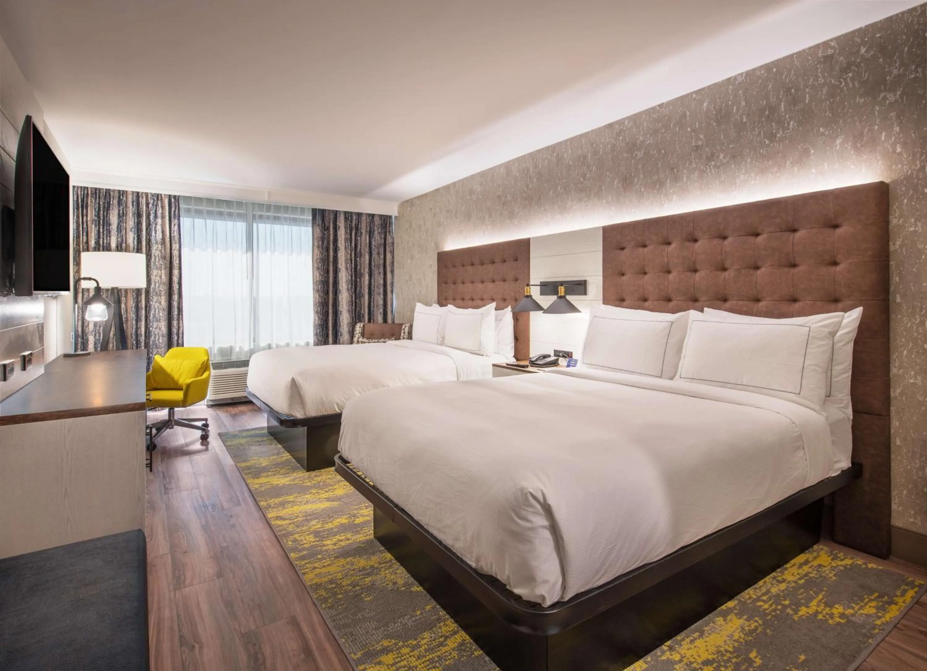 Bedroom, Bed in DoubleTree by Hilton Monroe Township Cranbury