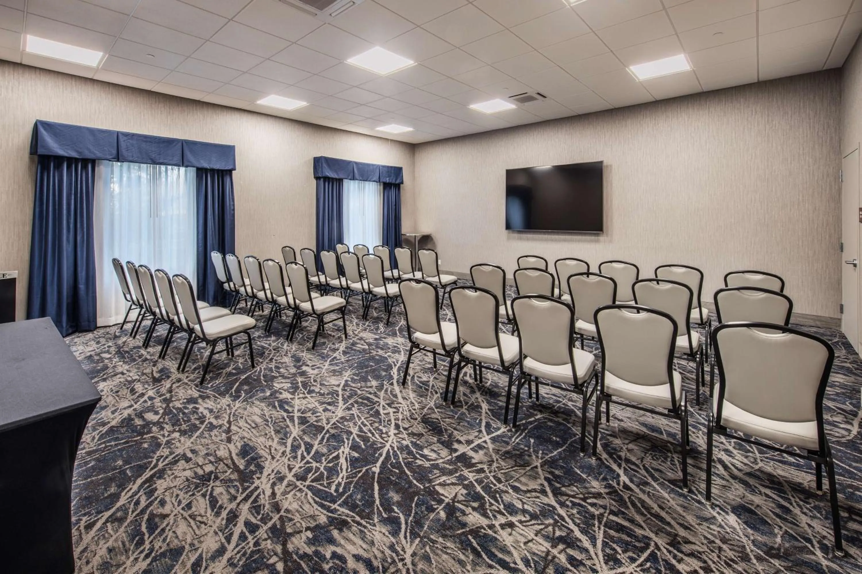 Meeting/conference room in DoubleTree by Hilton Monroe Township Cranbury