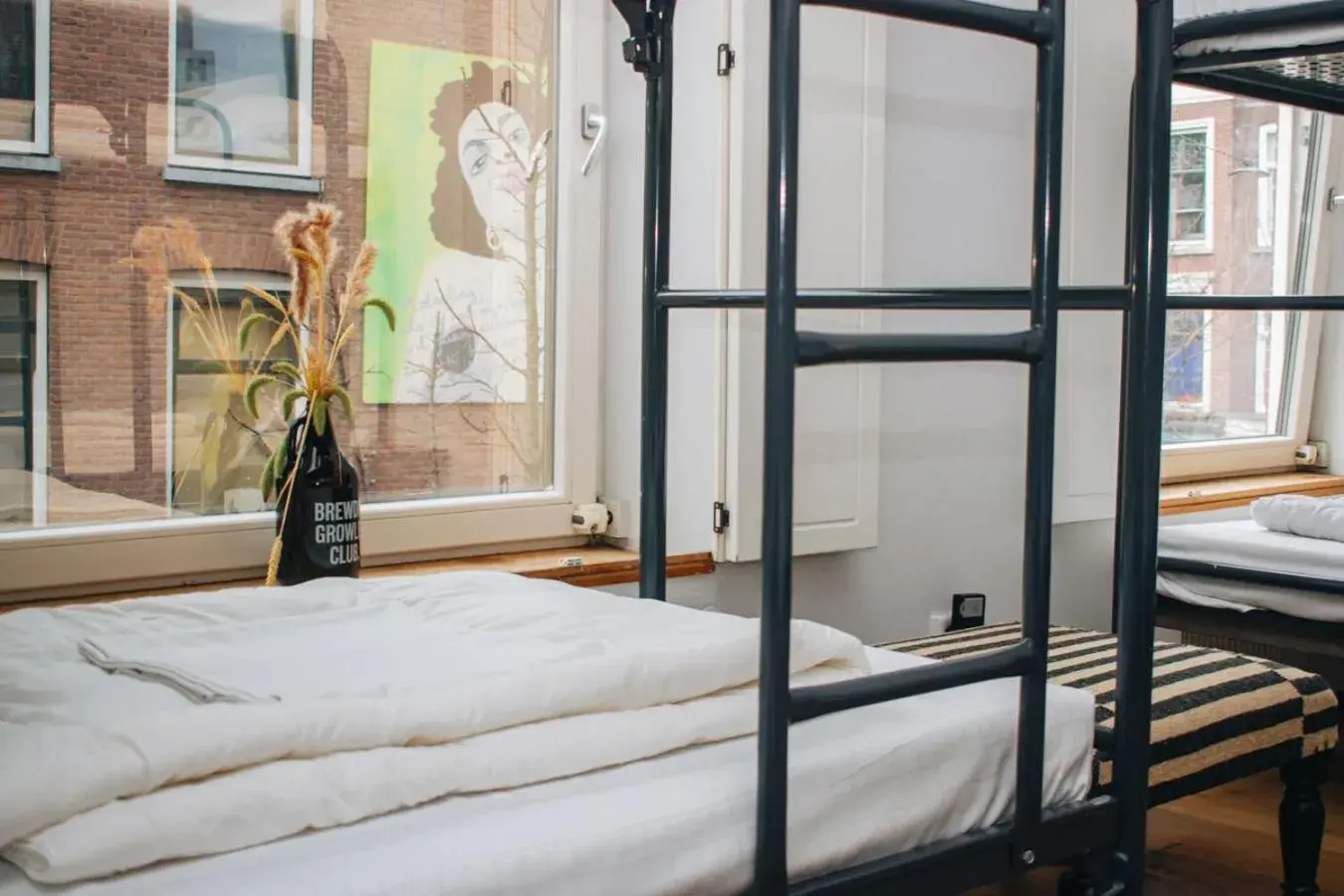 Bed in 8-Bed Female Dormitory Room in King Kong Hostel Bed in 8-Bed Female Dormitory Room in King Kong Hostel