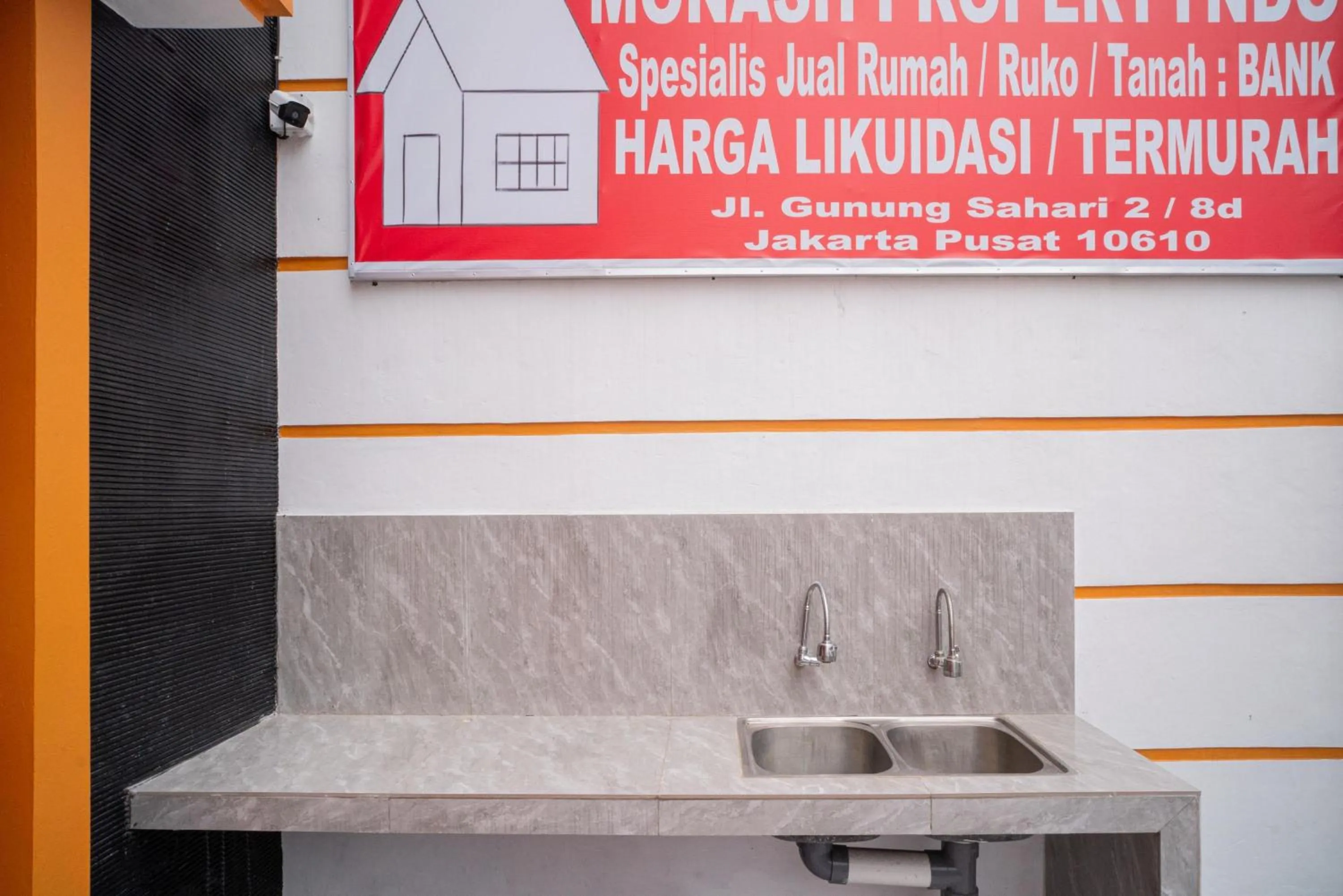 Other in RedDoorz near Stasiun Senen