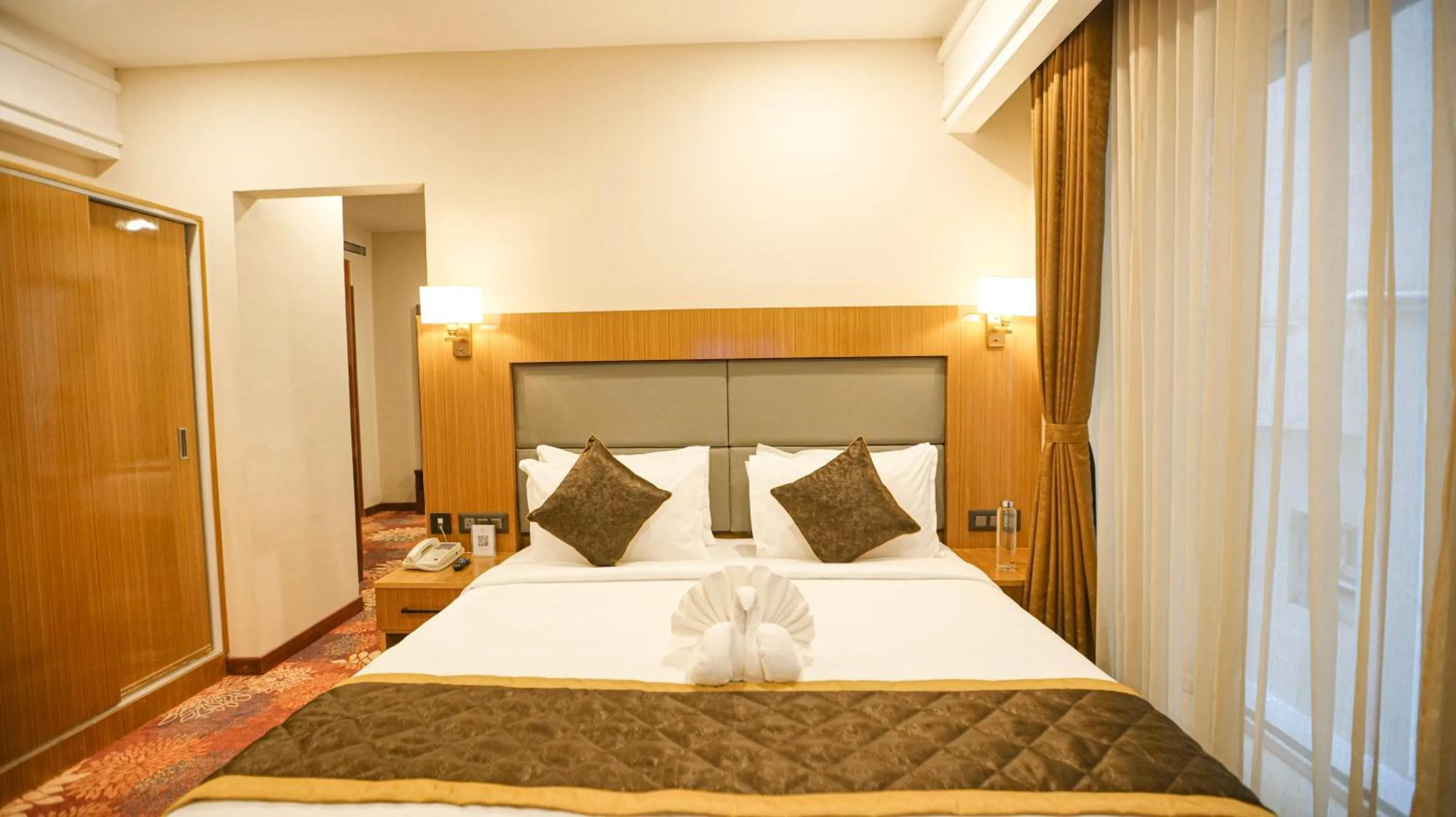 Bedroom, Bed in Leroy Grand - Yeshwanthpur