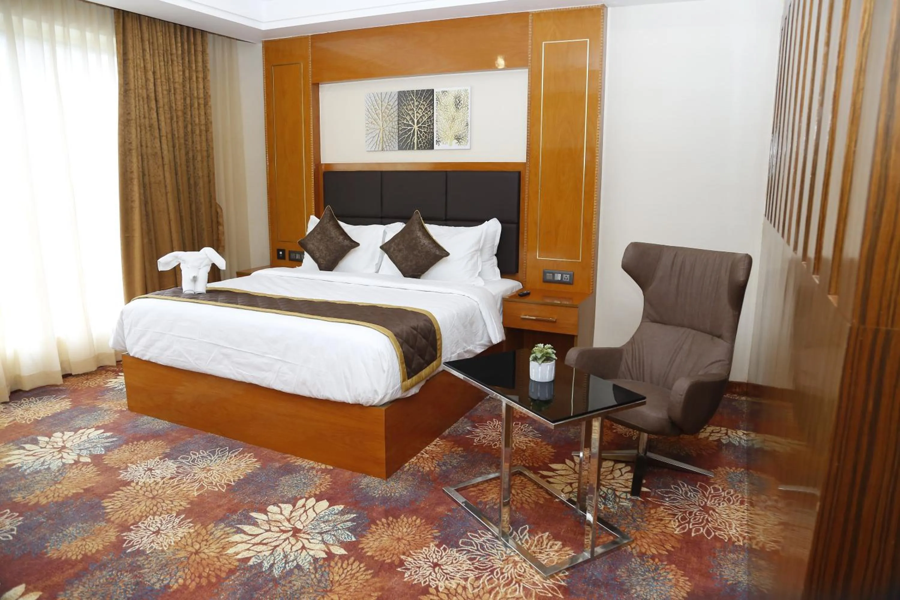 Bedroom, Bed in Leroy Grand - Yeshwanthpur