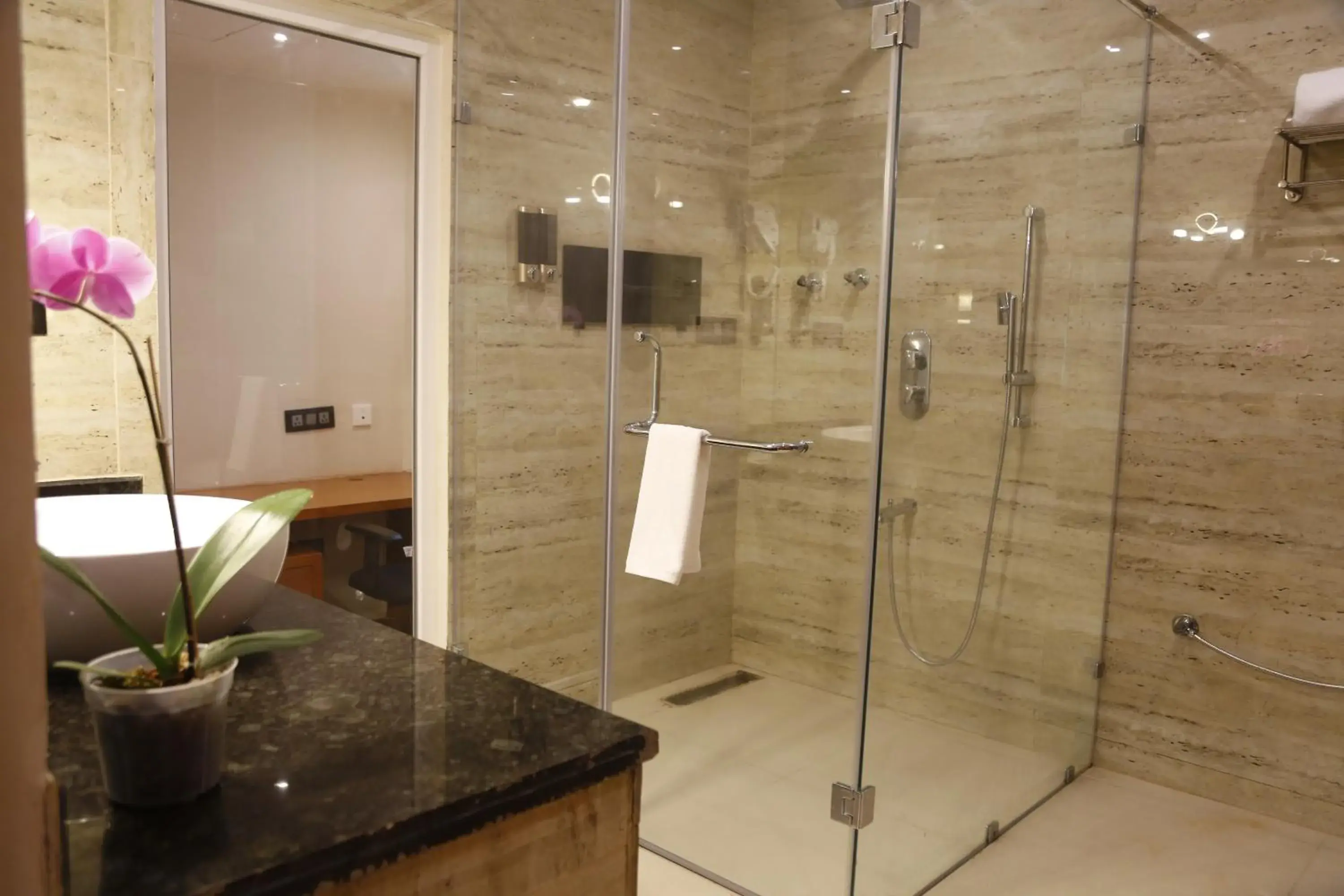 Suite - single occupancy in Leroy Grand - Yeshwanthpur Suite - single occupancy in Leroy Grand - Yeshwanthpur