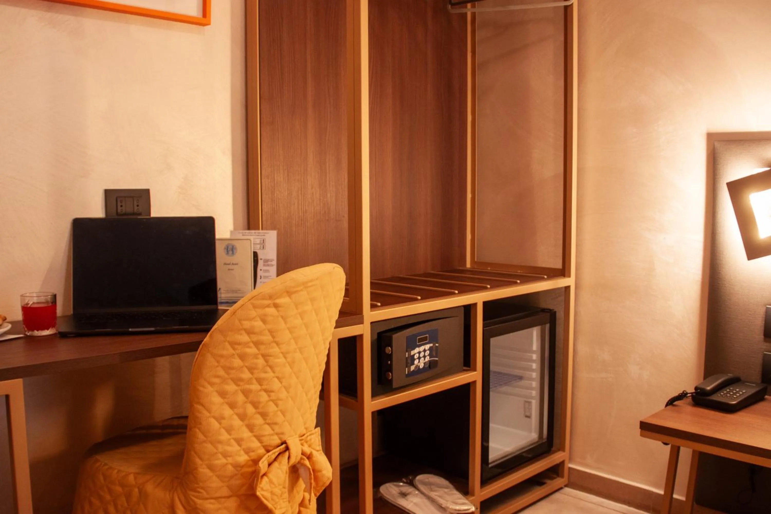 wardrobe in Hotel Assisi