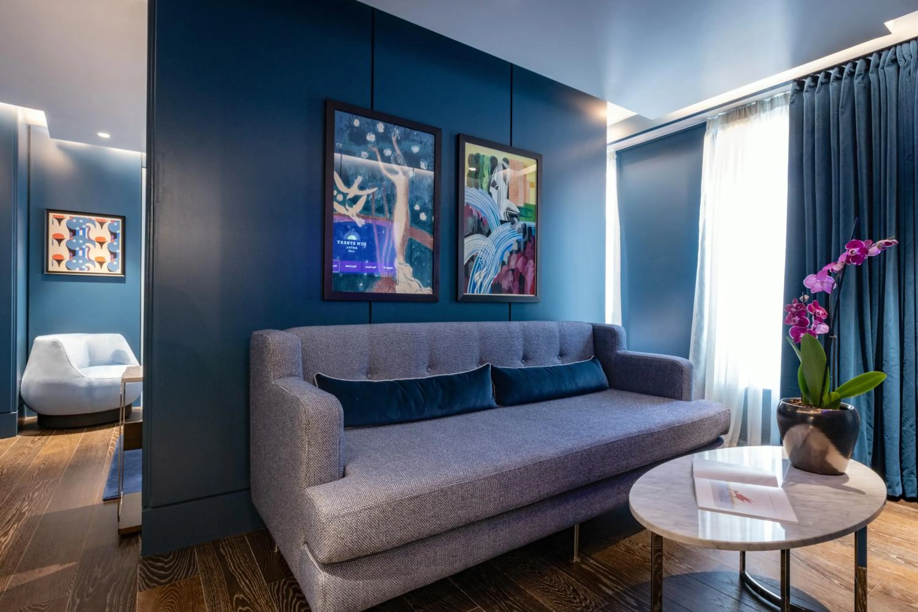 Seating area in Sun Street Hotel Shoreditch