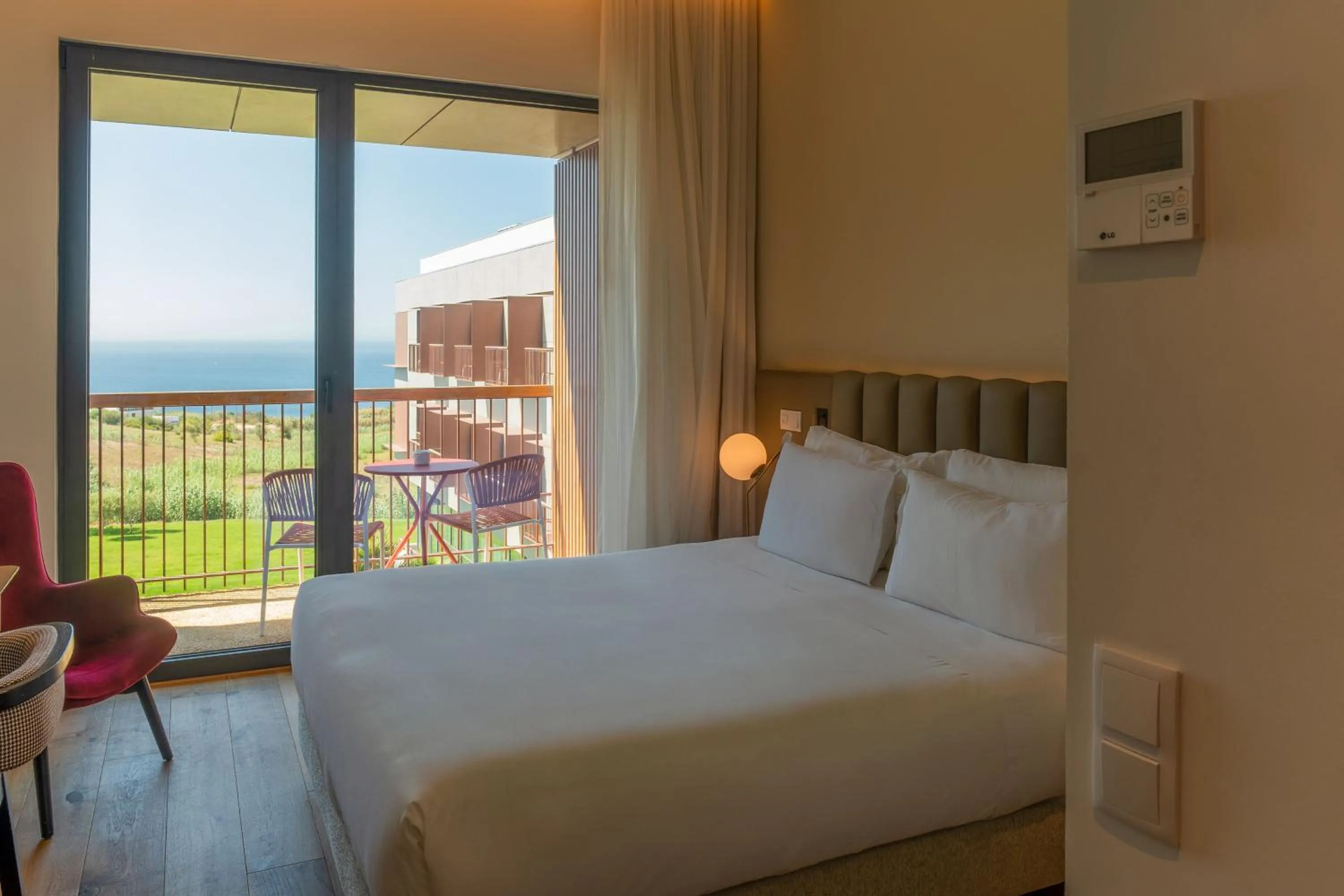 Bedroom, Bed in Sines Sea View Business & Leisure Hotel