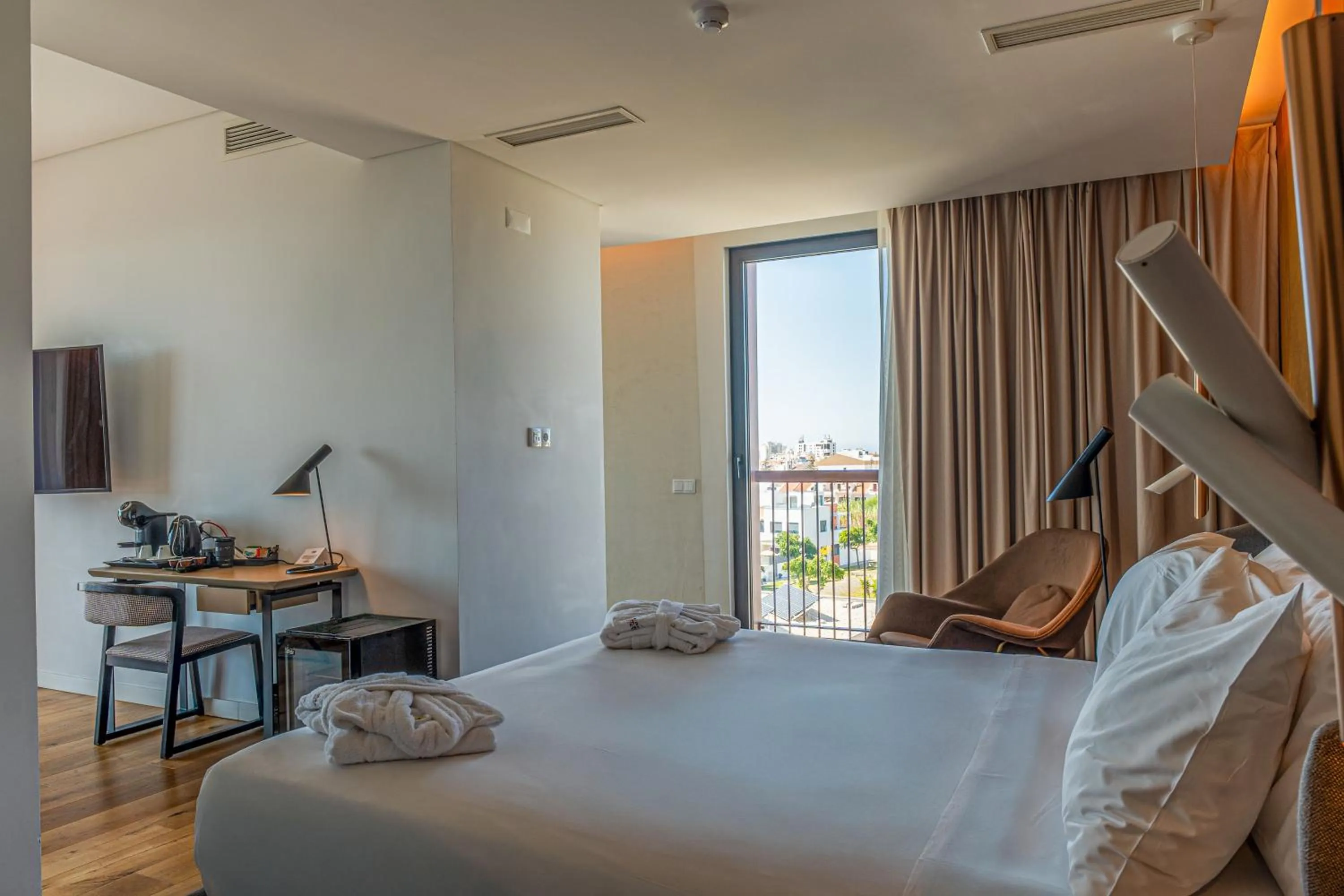 Bedroom, Bed in Sines Sea View Business & Leisure Hotel