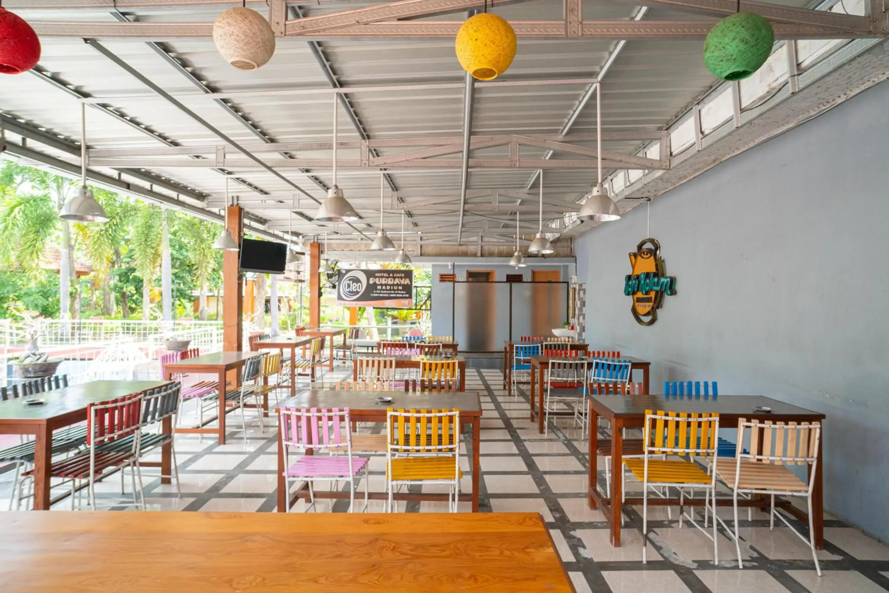 Restaurant/places to eat in RedDoorz @ Panglima Sudirman Madiun Restaurant/places to eat in RedDoorz @ Panglima Sudirman Madiun