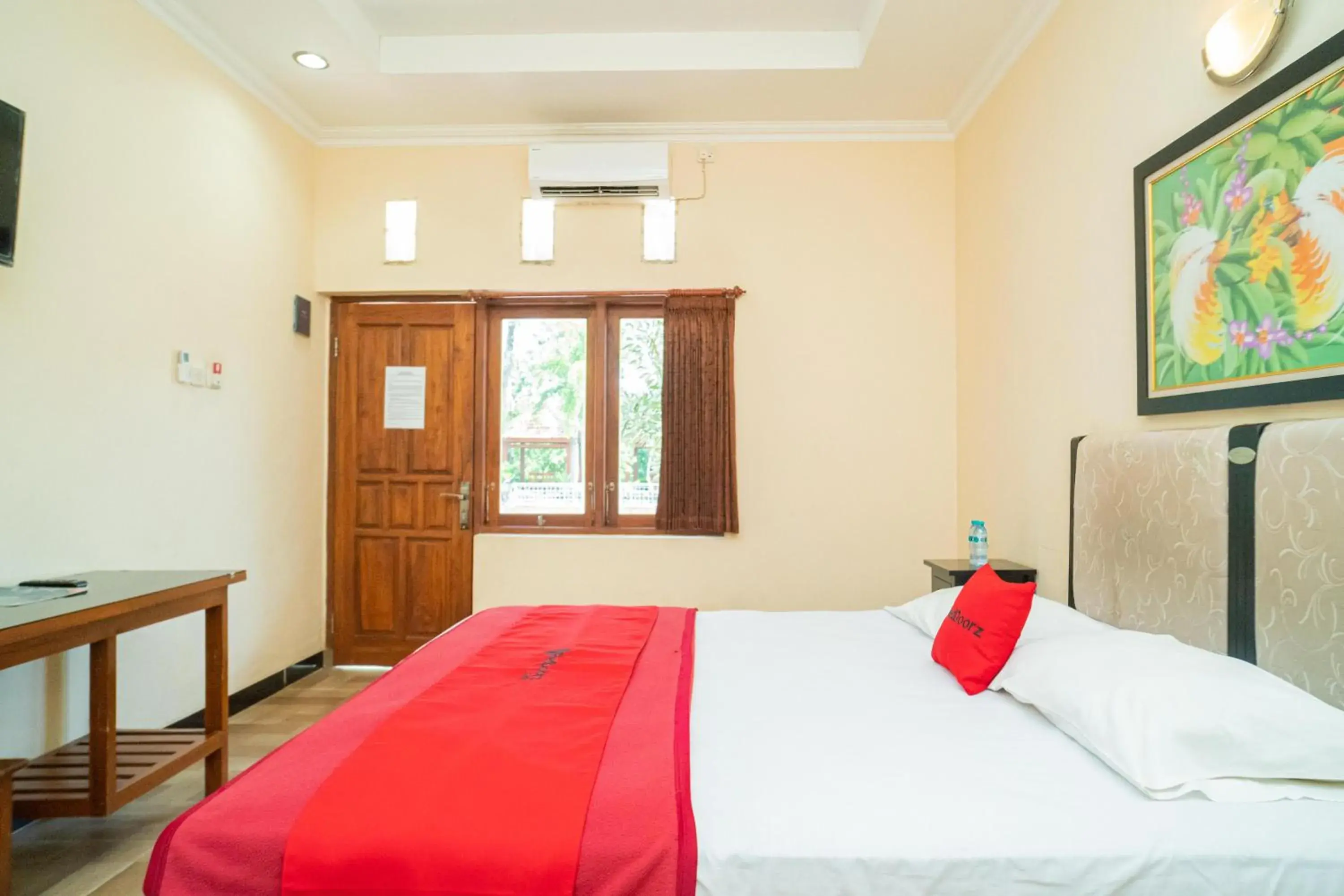 Bedroom, Bed in RedDoorz @ Panglima Sudirman Madiun Bedroom, Bed in RedDoorz @ Panglima Sudirman Madiun