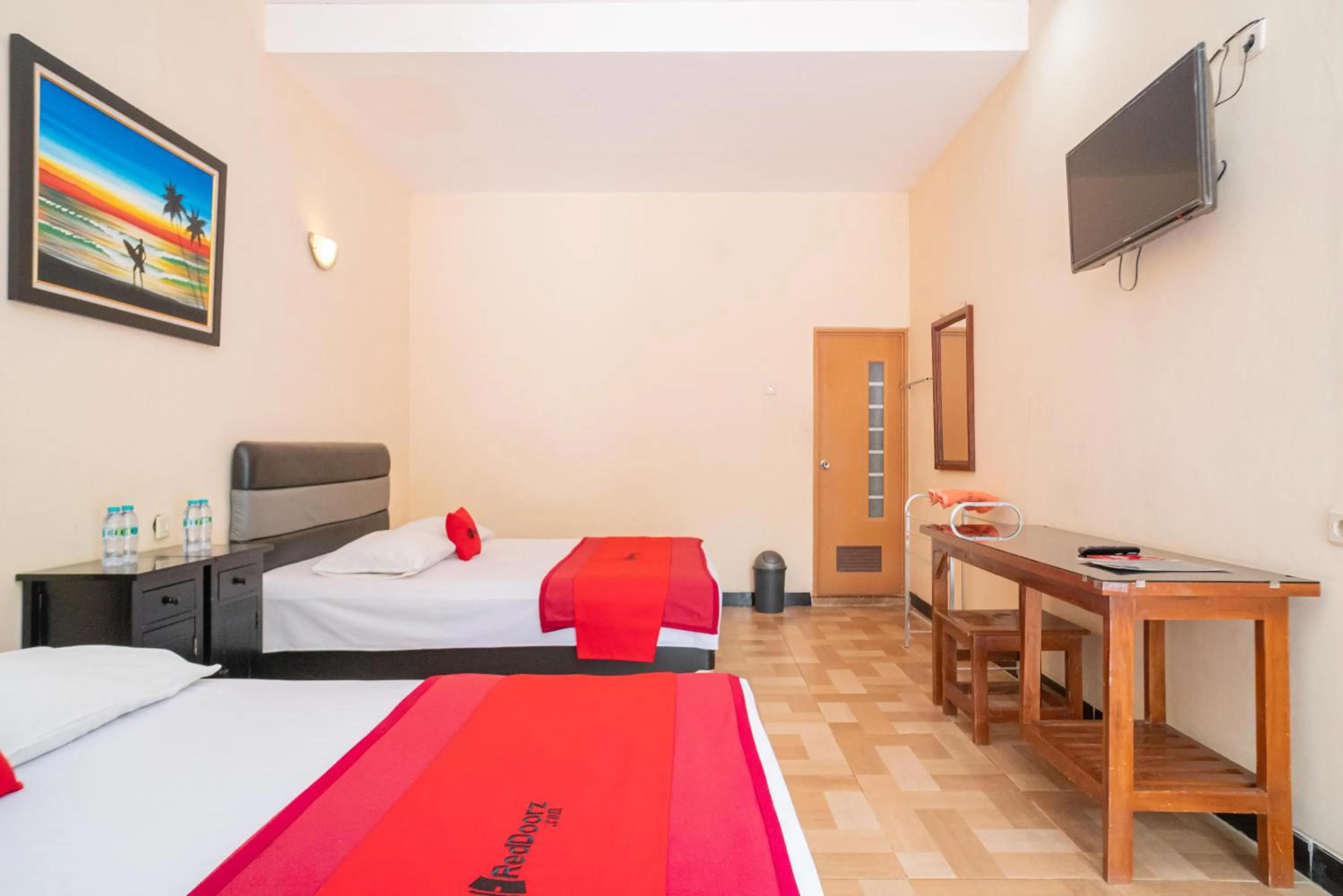 Bedroom, Bed in RedDoorz @ Panglima Sudirman Madiun