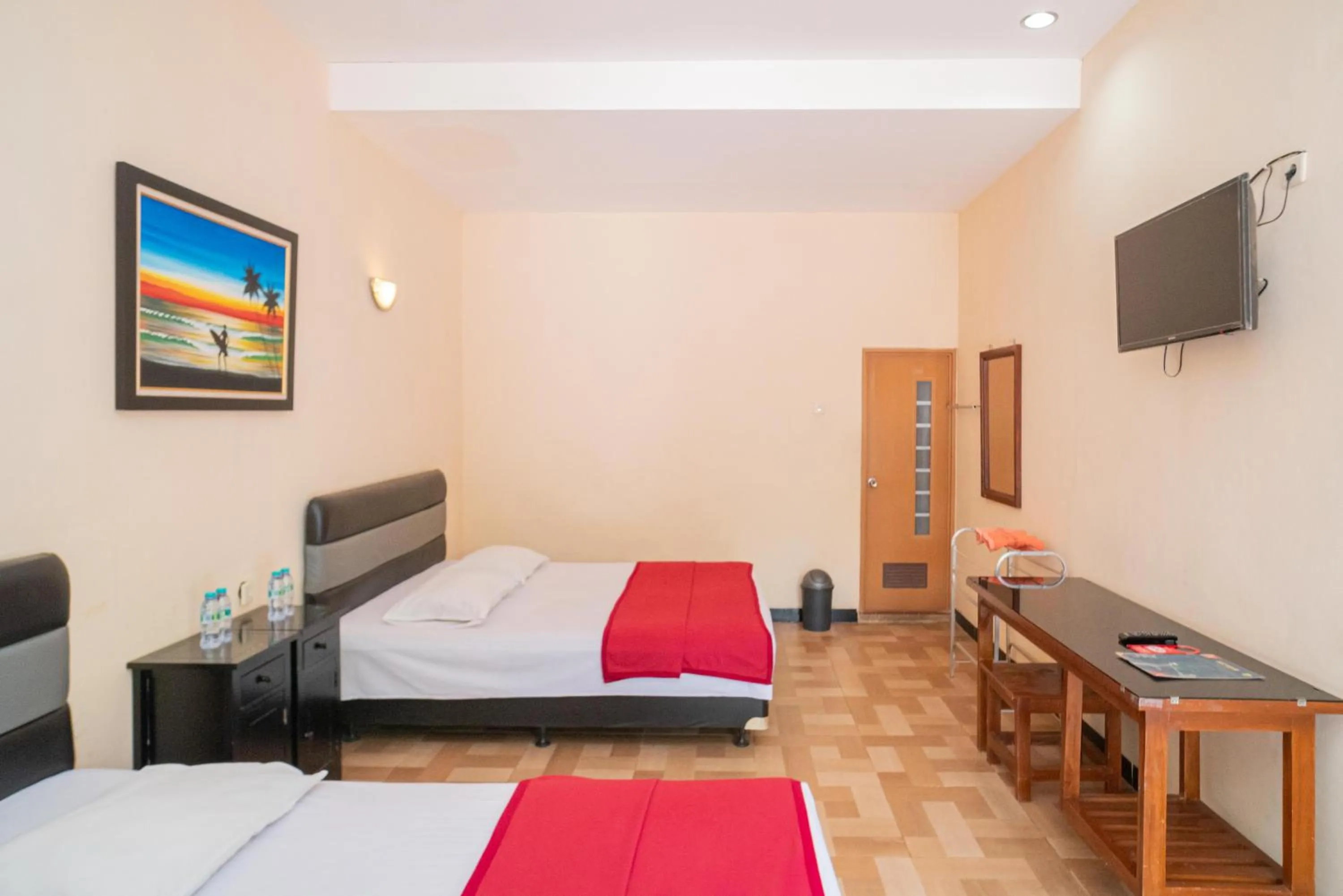 Bedroom, Bed in RedDoorz @ Panglima Sudirman Madiun